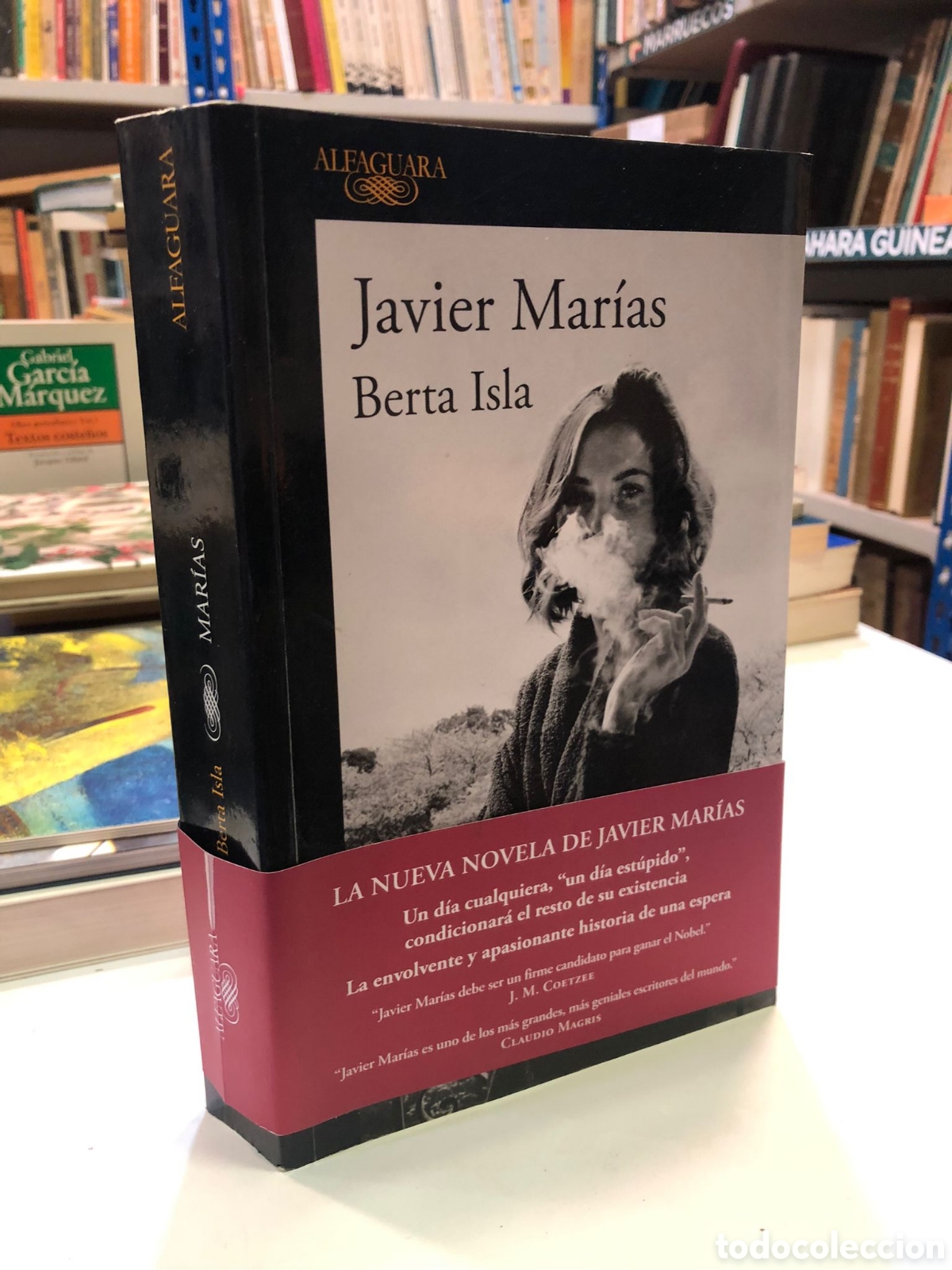 Libros de segunda mano: Berta Isla - Javier Mar&iacute;as