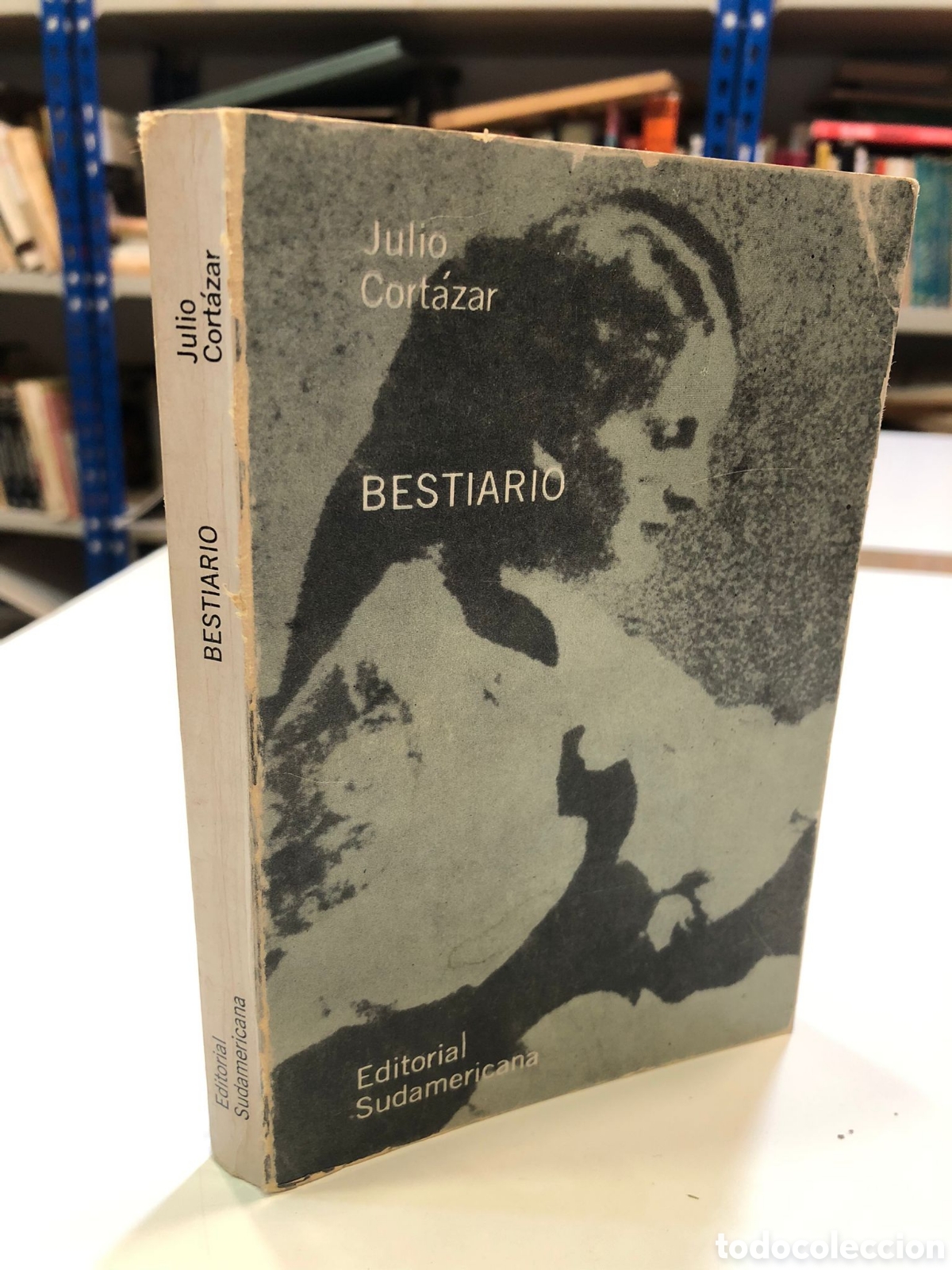 Libros de segunda mano: Bestiario - Julio Cort&aacute;zar - Foto 1