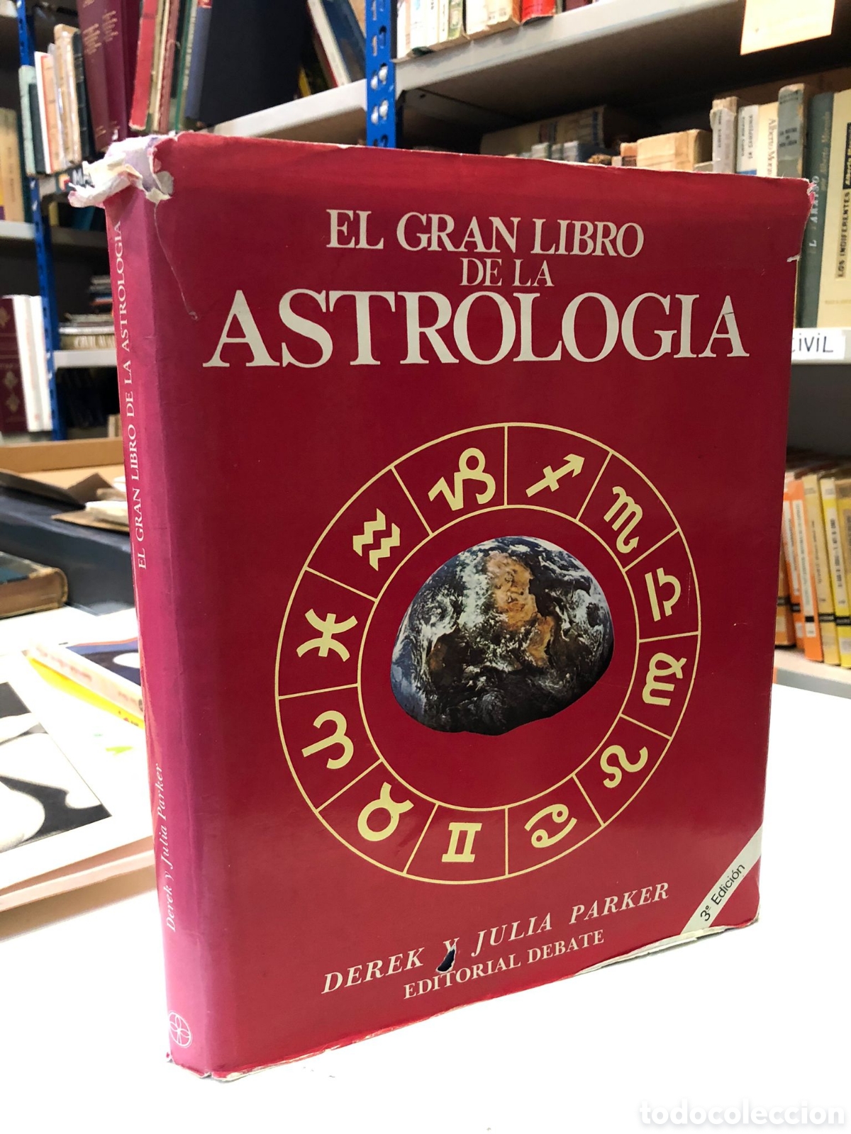 Libros de segunda mano: El gran libro de la astrolog&iacute;a - Derek y Julia Parker - Foto 1