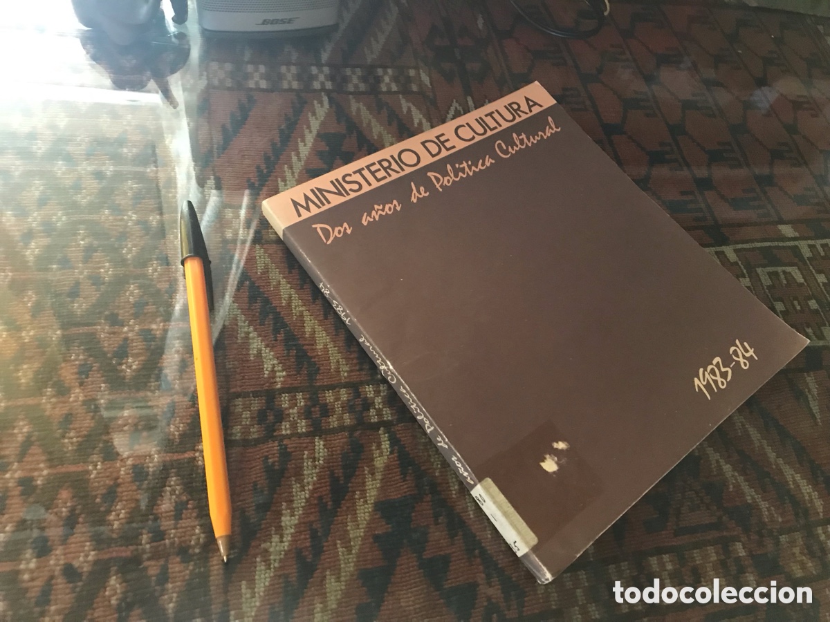 Libros de segunda mano: Dos a&ntilde;os de pol&iacute;tica cultural 1983-84. Ministerio de Cultura