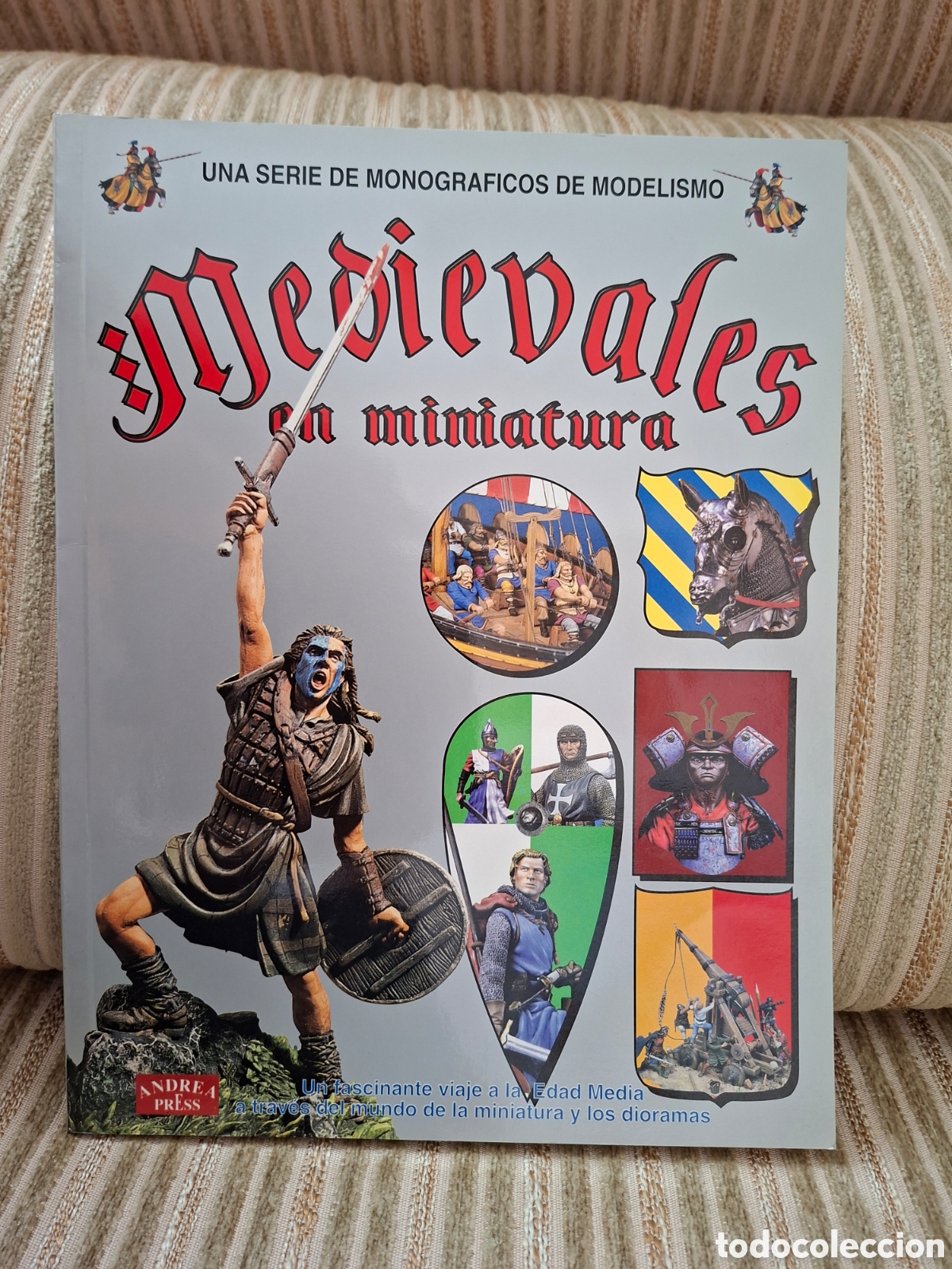 Libros de segunda mano: MEDIEVALES EN MINIATURA, monografico de modelismo