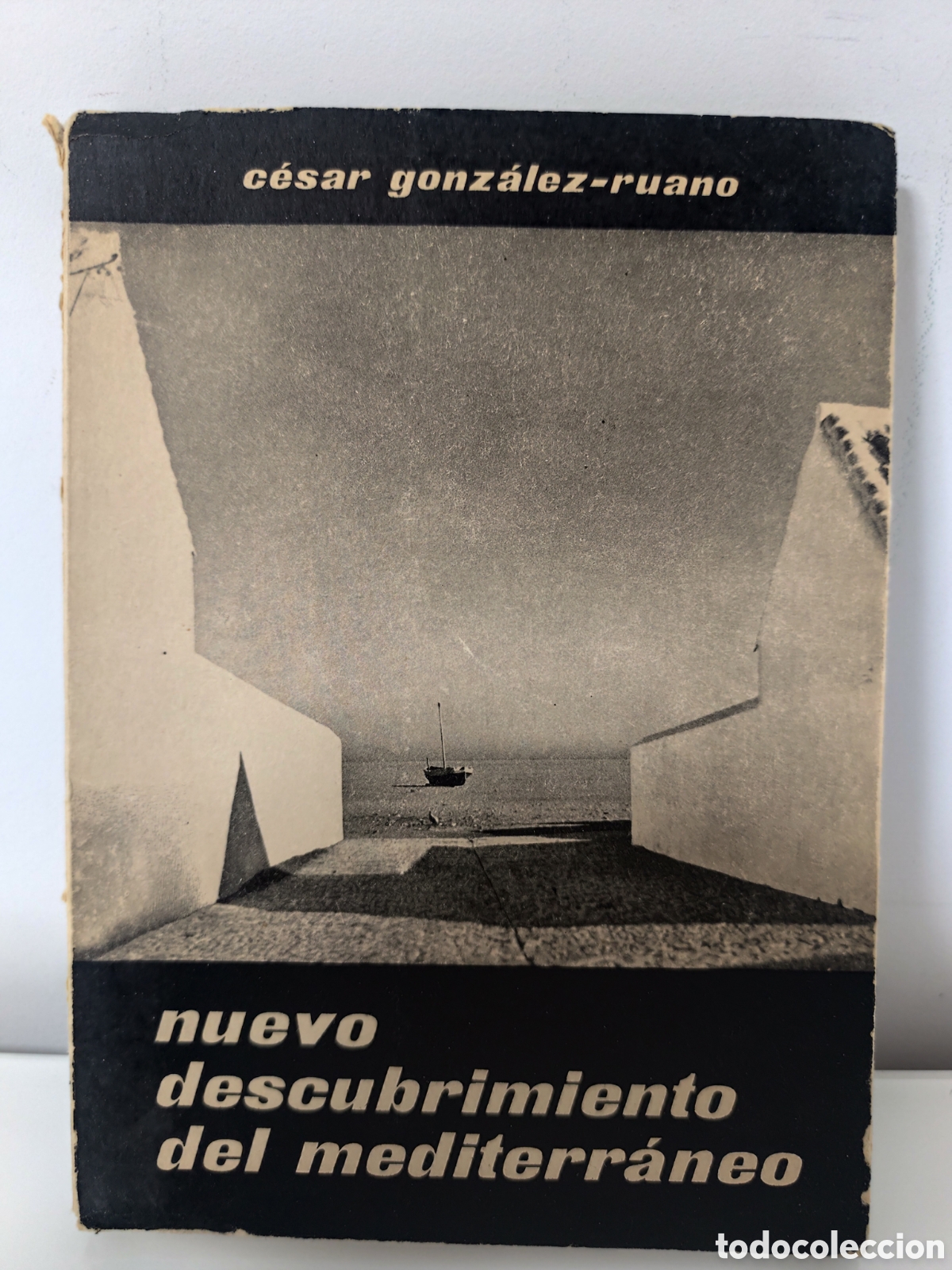 Second hand books: NUEVO DESCUBRIMIENTO DEL MEDITERR&Aacute;NEO. C&Eacute;SAR GONZ&Aacute;LEZ- RUANO. 1959