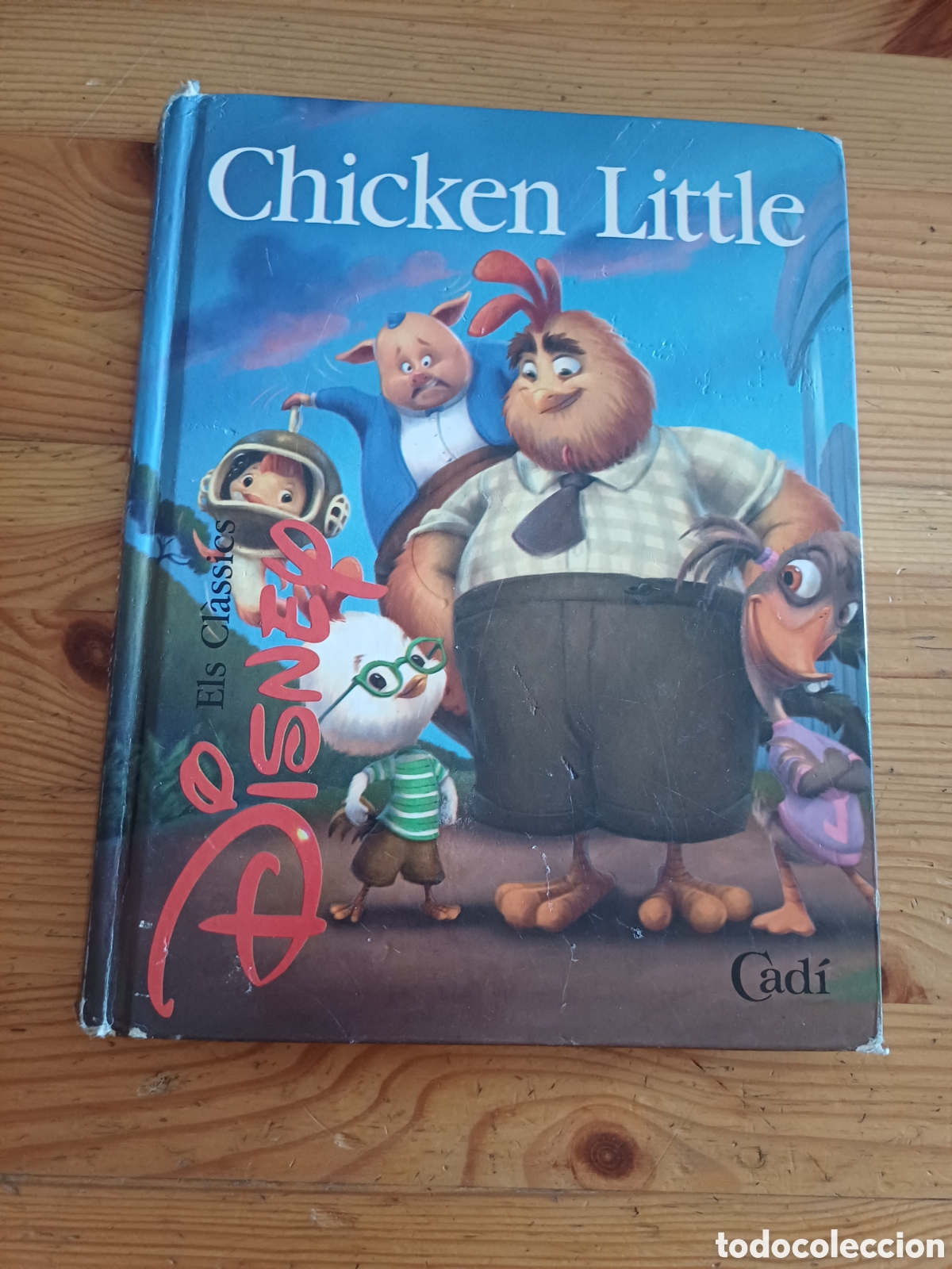 Libros de segunda mano: Chicken little Disney Cad&iacute; edici&oacute; en Catal&agrave; Oakey Oaks Pixar