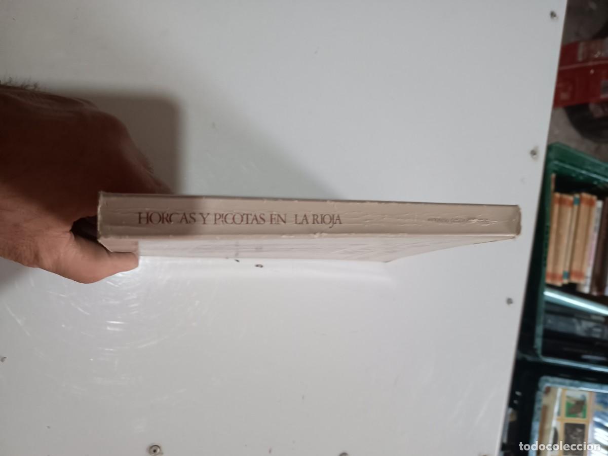 Libros de segunda mano: Horcas y picotas en La Rioja. - Foto 2