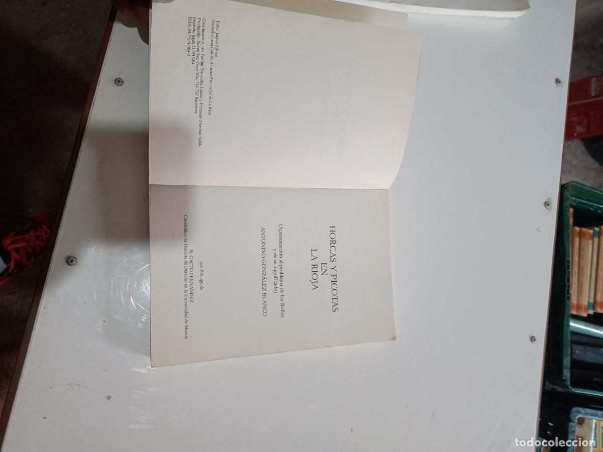 Libros de segunda mano: Horcas y picotas en La Rioja. - Foto 3