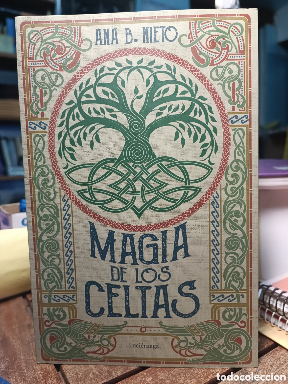 Libros de segunda mano: Magia de los celtas firma manuscrita y dedicatoria de Ana B Nieto luci&eacute;rnaga primera edici&oacute;n 2004