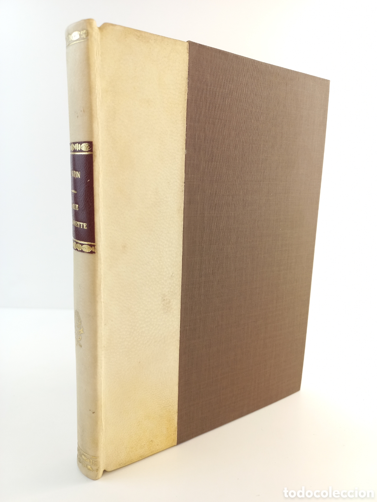 Libros de segunda mano: Marie-Antoinette victime de la suversion. Gerard Hupin. Nouvelles Editions Latines, 1972.