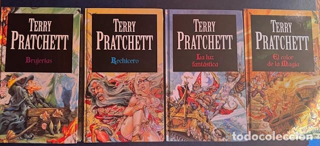 Libros de segunda mano: El sorprendente mundo de Terry Pratchett. Colecci&oacute;n de 17 Vol&uacute;menes. Altaya. A&ntilde;o edici&oacute;n 2008.13x21