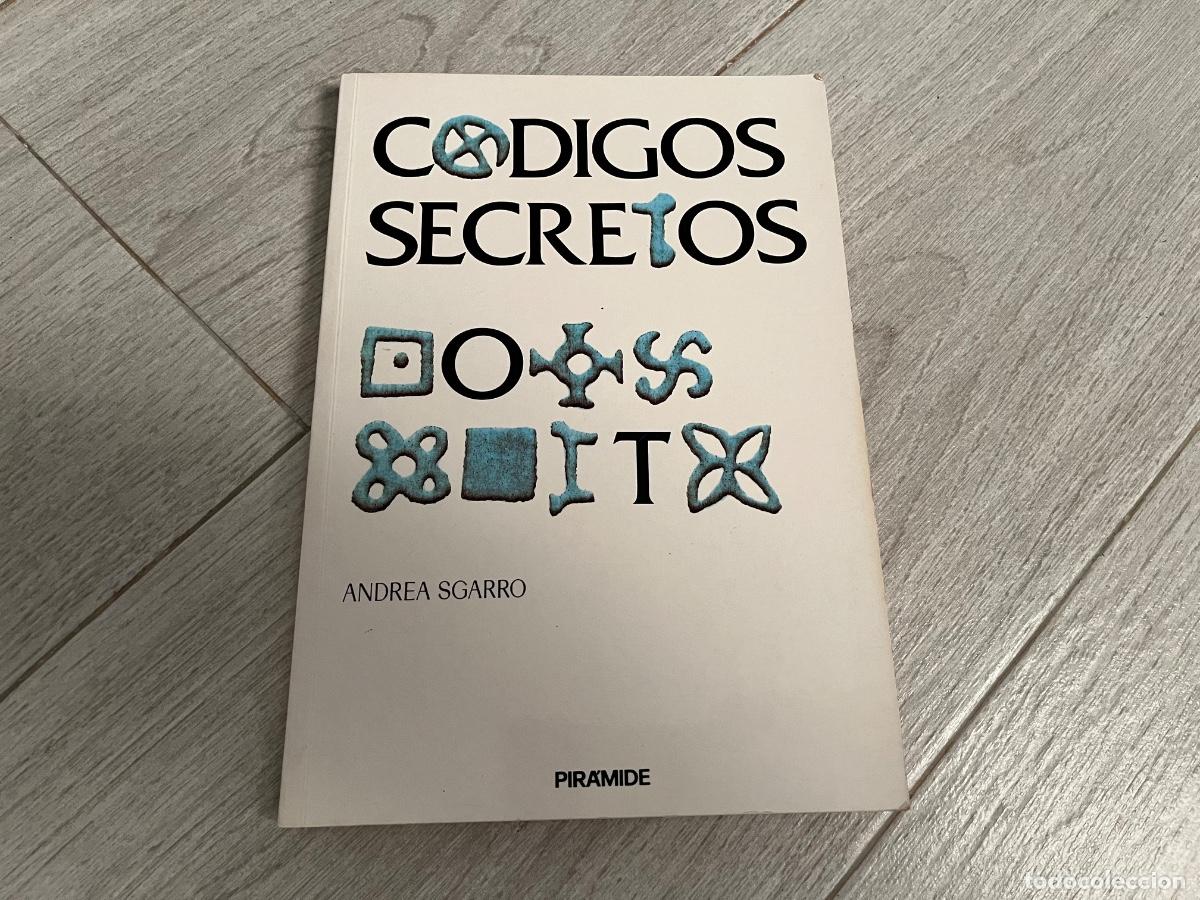 Libros de segunda mano: CODIGOS SECRETOS / ANDREA SGARRO - Foto 1