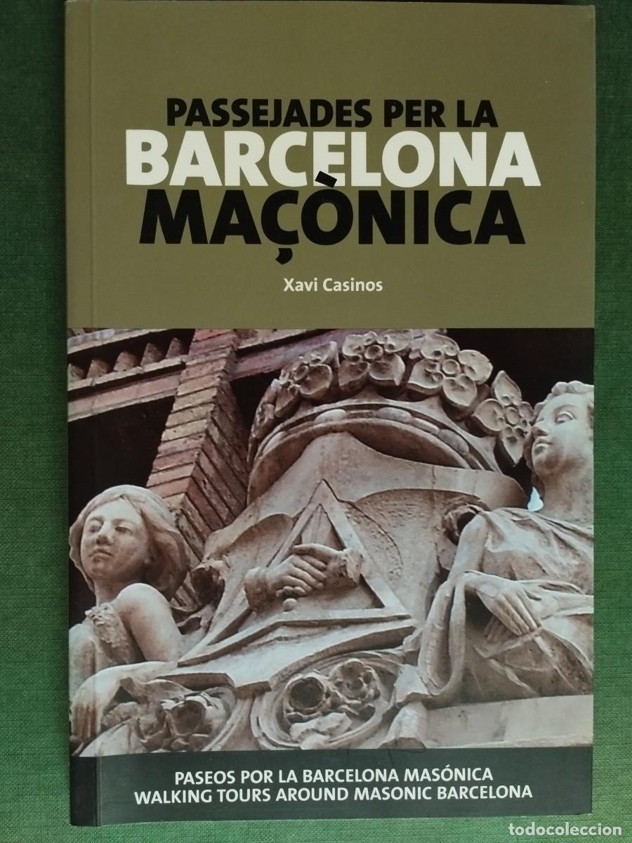 Libros de segunda mano: PASSEJADES PER LA BARCELONA MA&Ccedil;&Ograve;NICA: XAVI CASINOS, AJUNTAMENT BARNA 2008 CASTELLANO/ CATALA /INGLES