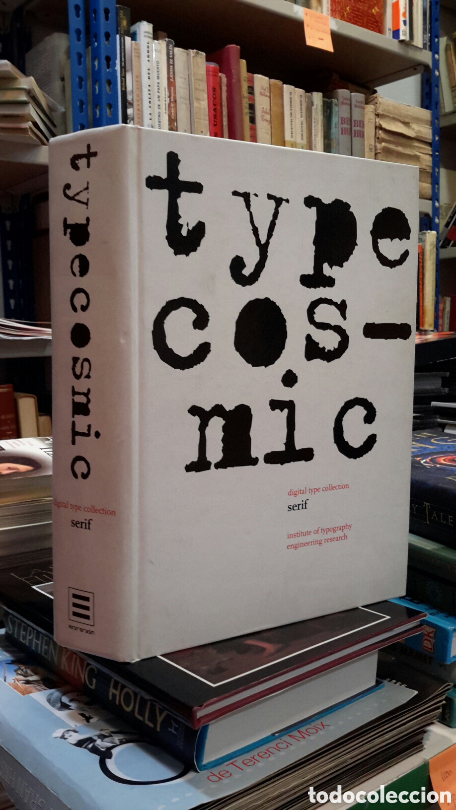 Livros em segunda m&atilde;o: Typecosmic. Digital type collection: Serif