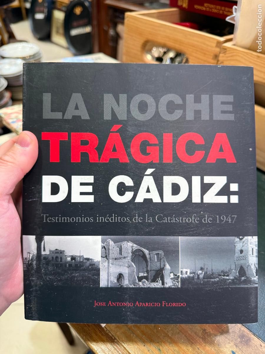 Libros de segunda mano: LIBRO LA NOCHE TRAGICA DE CADIZ - A&Ntilde;O 2009 - 678 PAG