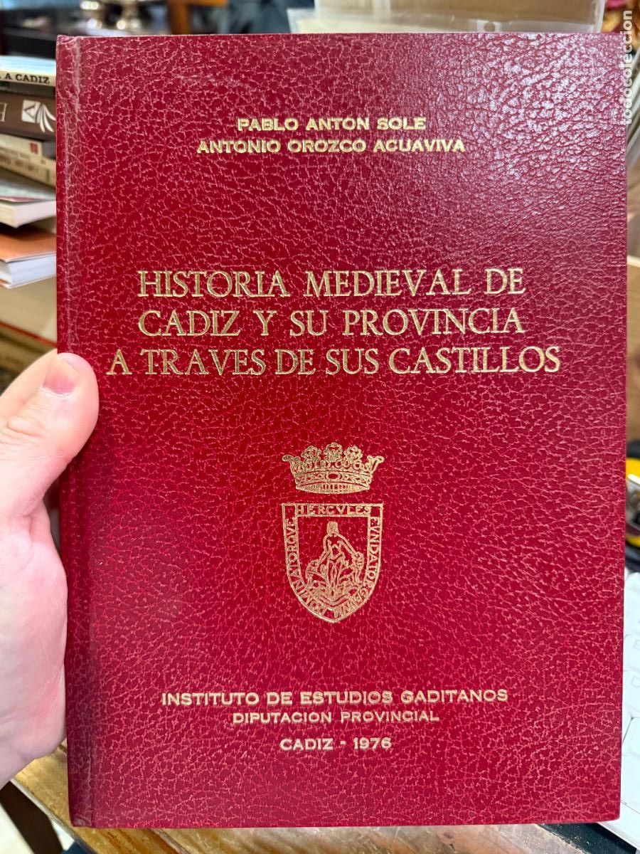 Libros de segunda mano: LIBRO HISTORIA MEDIEVAL DE CADIZ Y SU PROVINCIA A TRAVES DE SUS CASTILLOS - A&Ntilde;O 1976 - 394 PAG