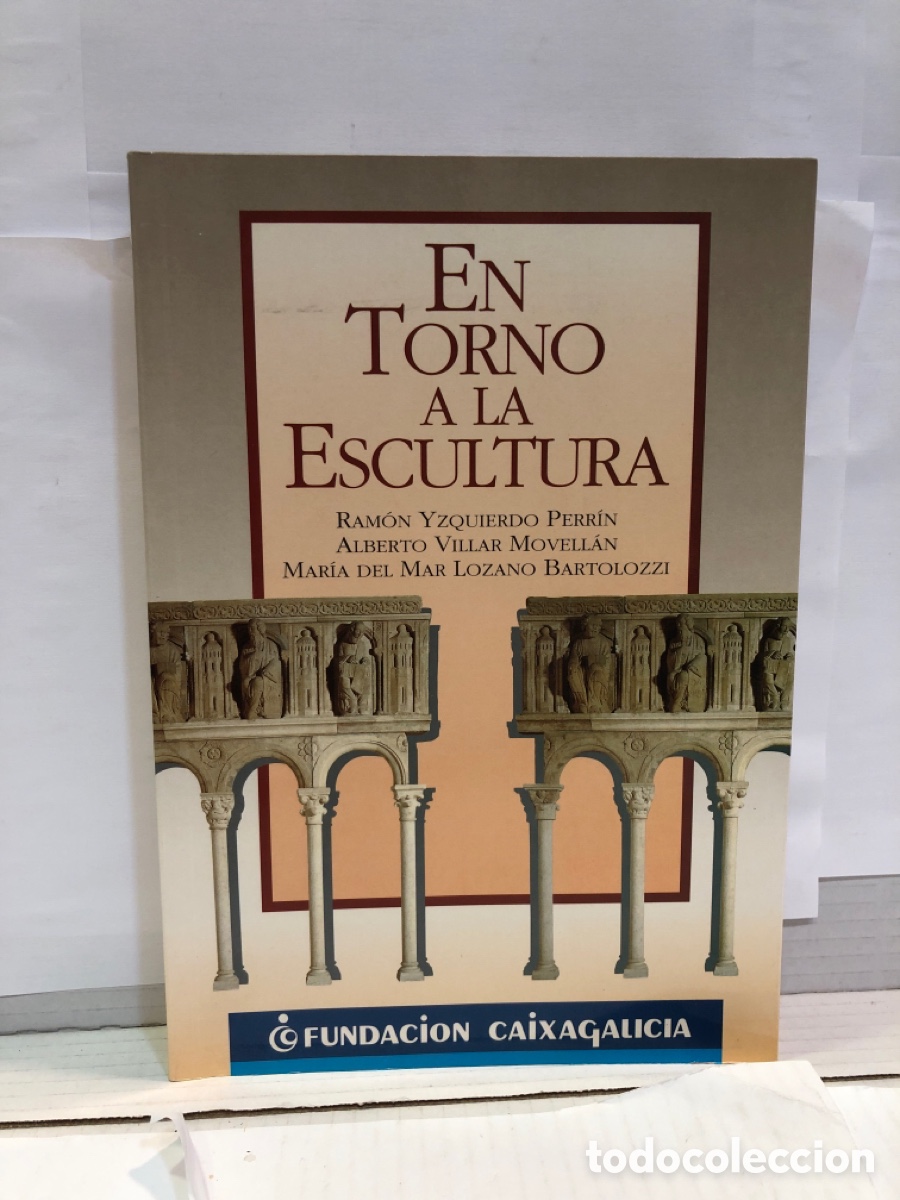 Livres d'occasion: Varios autores - En torno a la escultura