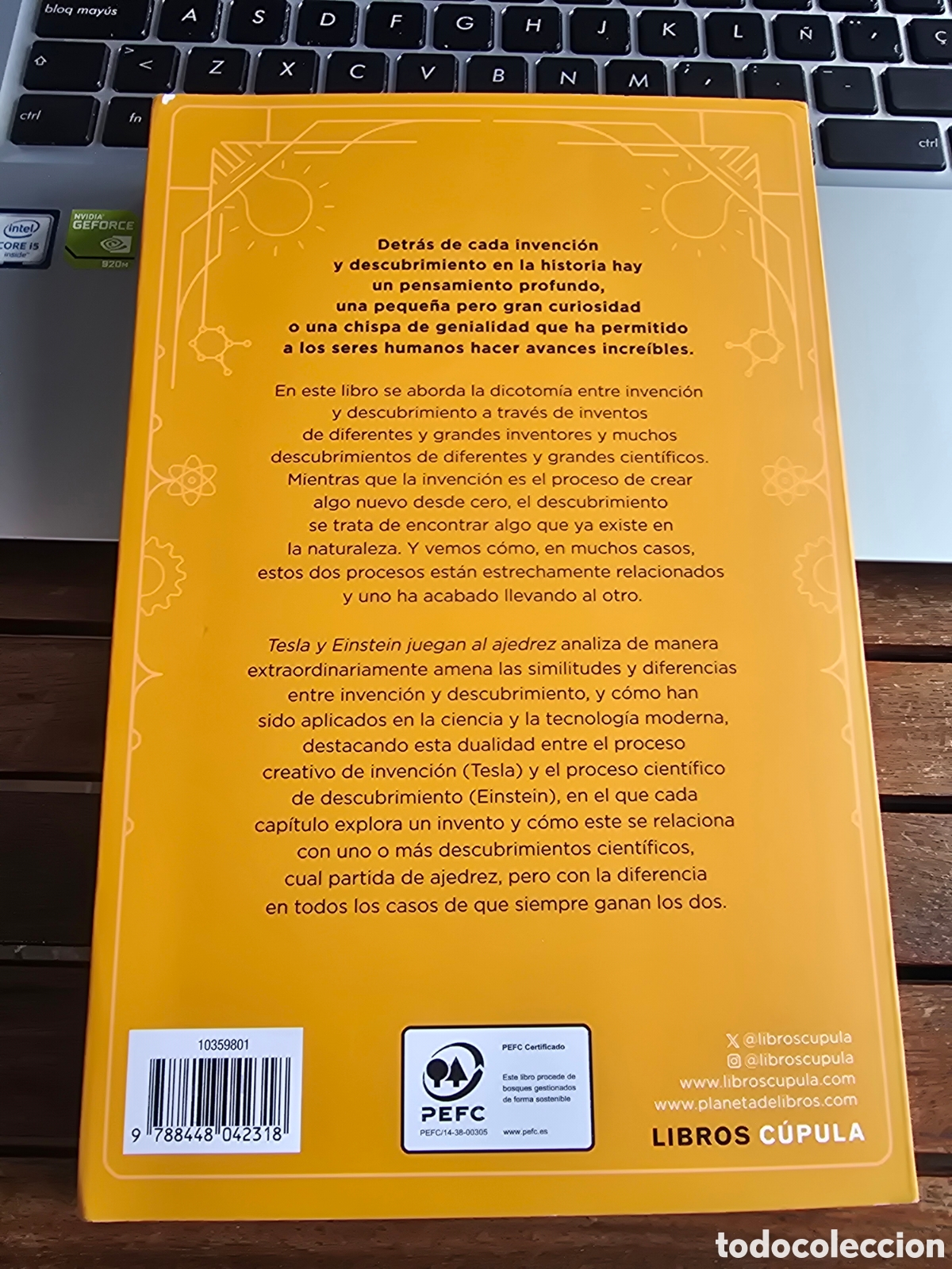 Libros de segunda mano: Tesla y Einstein juegan al ajedrez Fern&aacute;ndez, Eugenio LIBROS CUPULA 2025 Divulgacion cientifica - Foto 2