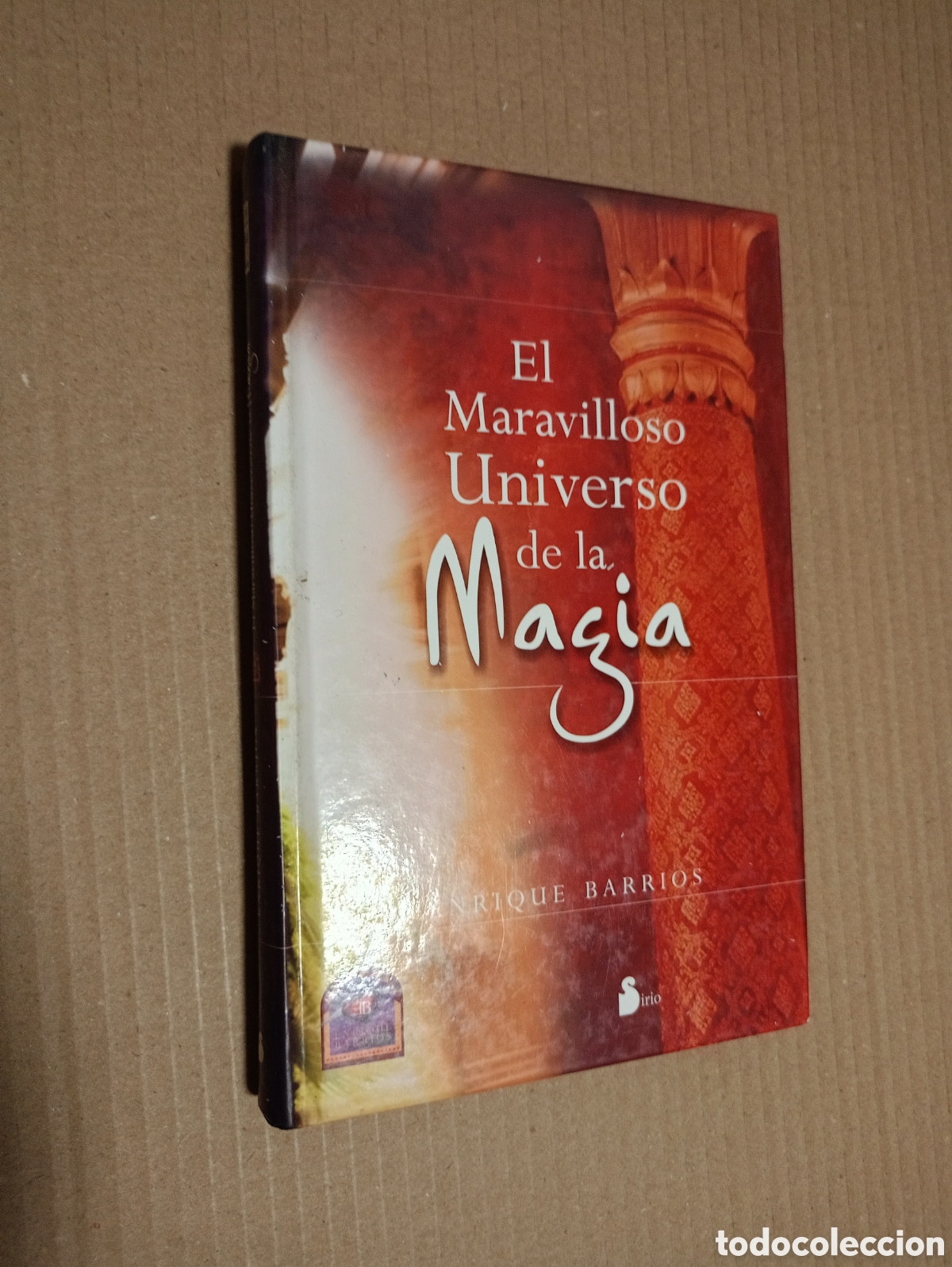Libros de segunda mano: El maravilloso universo de la magia - Foto 1