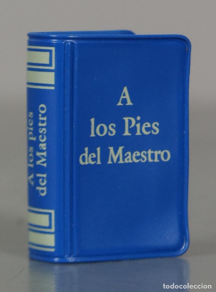 Libros de segunda mano: LIBRO MINIATURA. A los Pies del Maestro. SAIRAM.