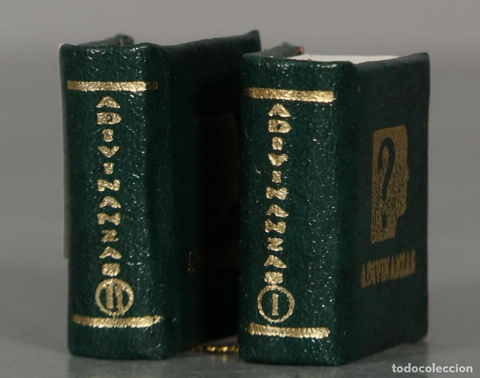 Libros de segunda mano: LIBRO MINIATURA. ADIVINANZAS. GUZMAN. 2 TOMOS.