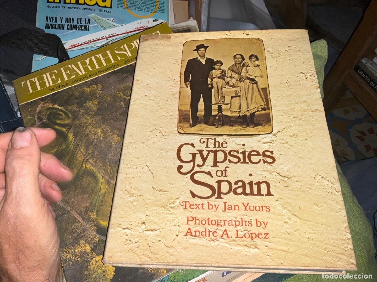 Libros de segunda mano: The Gypsies of Spain. Text by Jan Yoors. Photographs Gitanos en Espa&ntilde;a