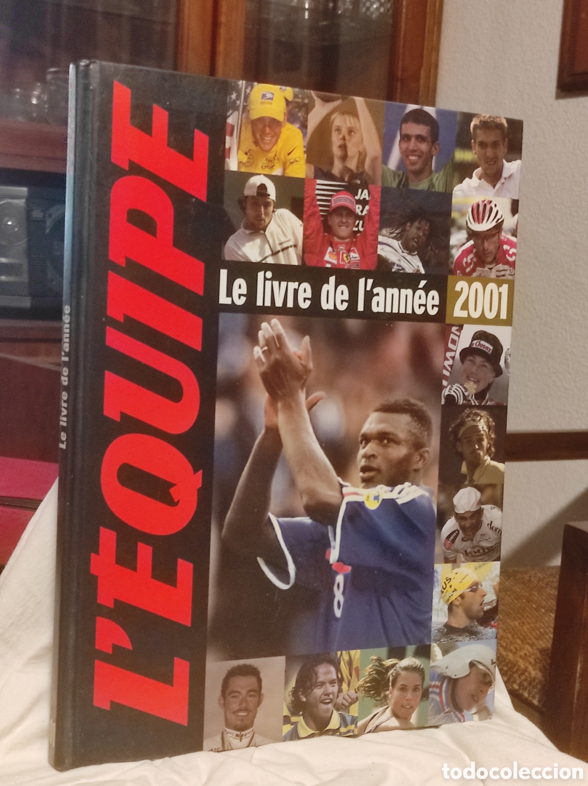 Libros de segunda mano: L'Equipe: Le livre de l'ann&eacute;e 2001