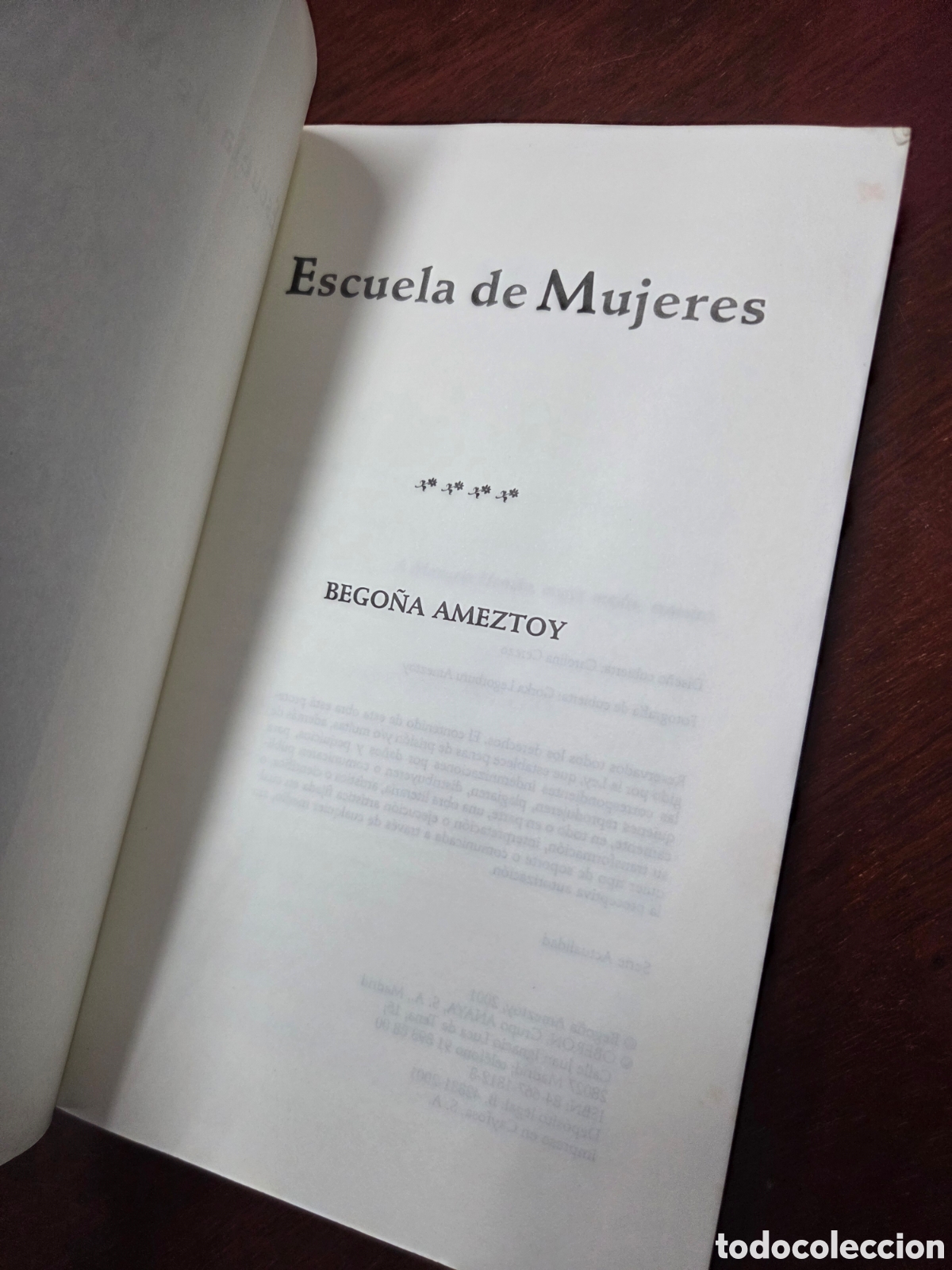 Libros de segunda mano: Escuela de mujeres. Bego&ntilde;a Ametzoy - Foto 3
