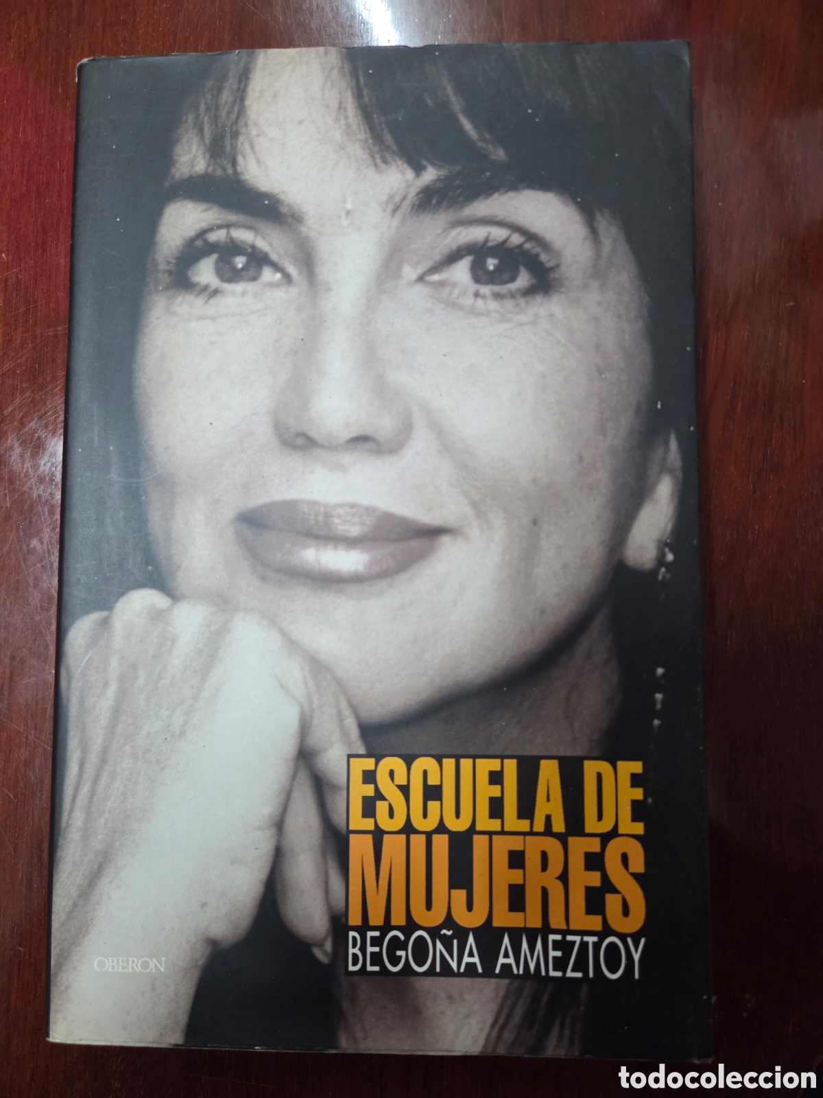Libros de segunda mano: Escuela de mujeres. Bego&ntilde;a Ametzoy