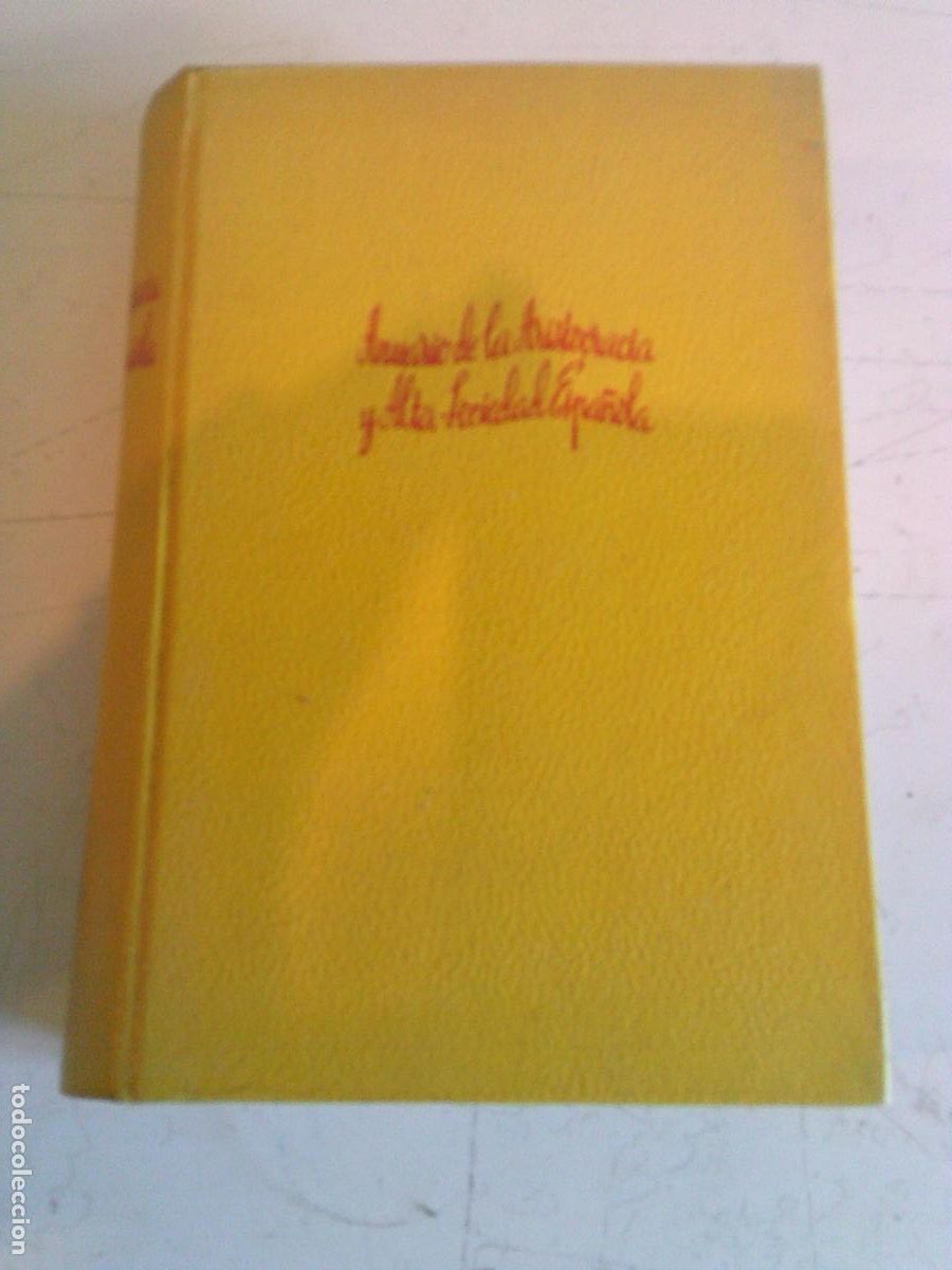 Libros de segunda mano: Anuario de la aristocracia y alta sociedad espa&ntilde;ola 1967-68