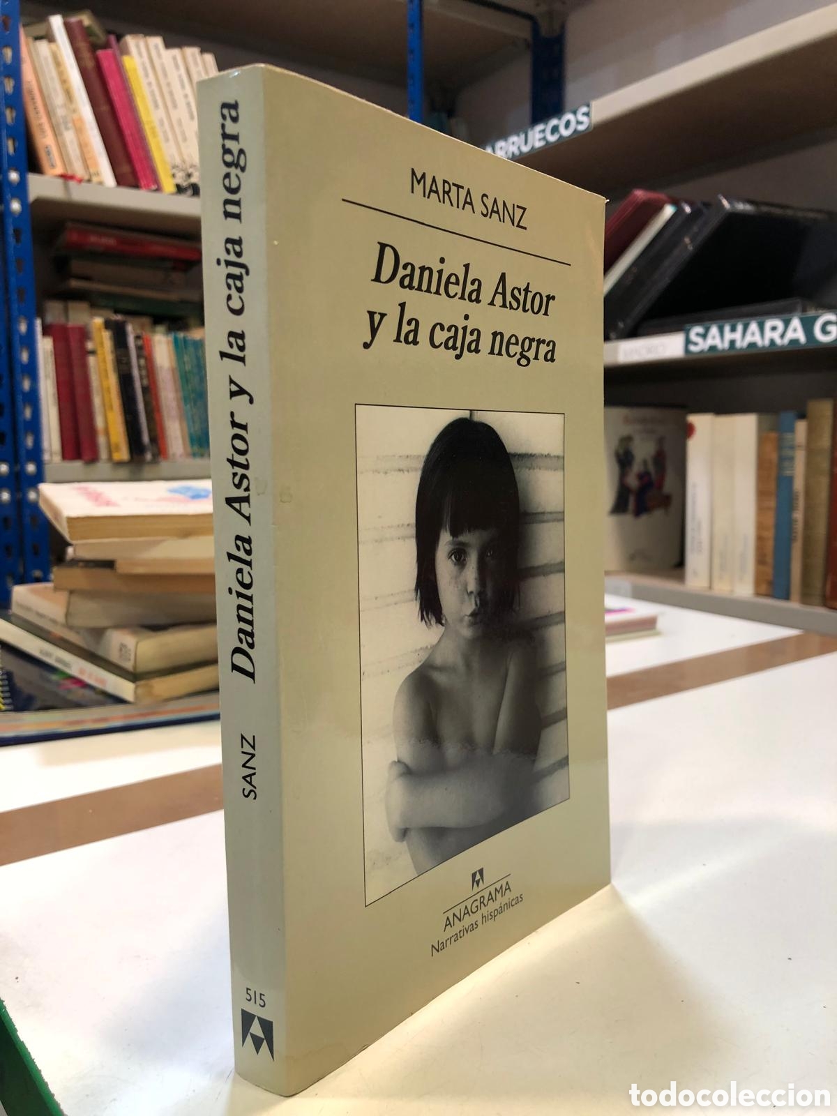 Libros de segunda mano: Daniela Astor y la caja negra - Marta Sanz - Foto 1