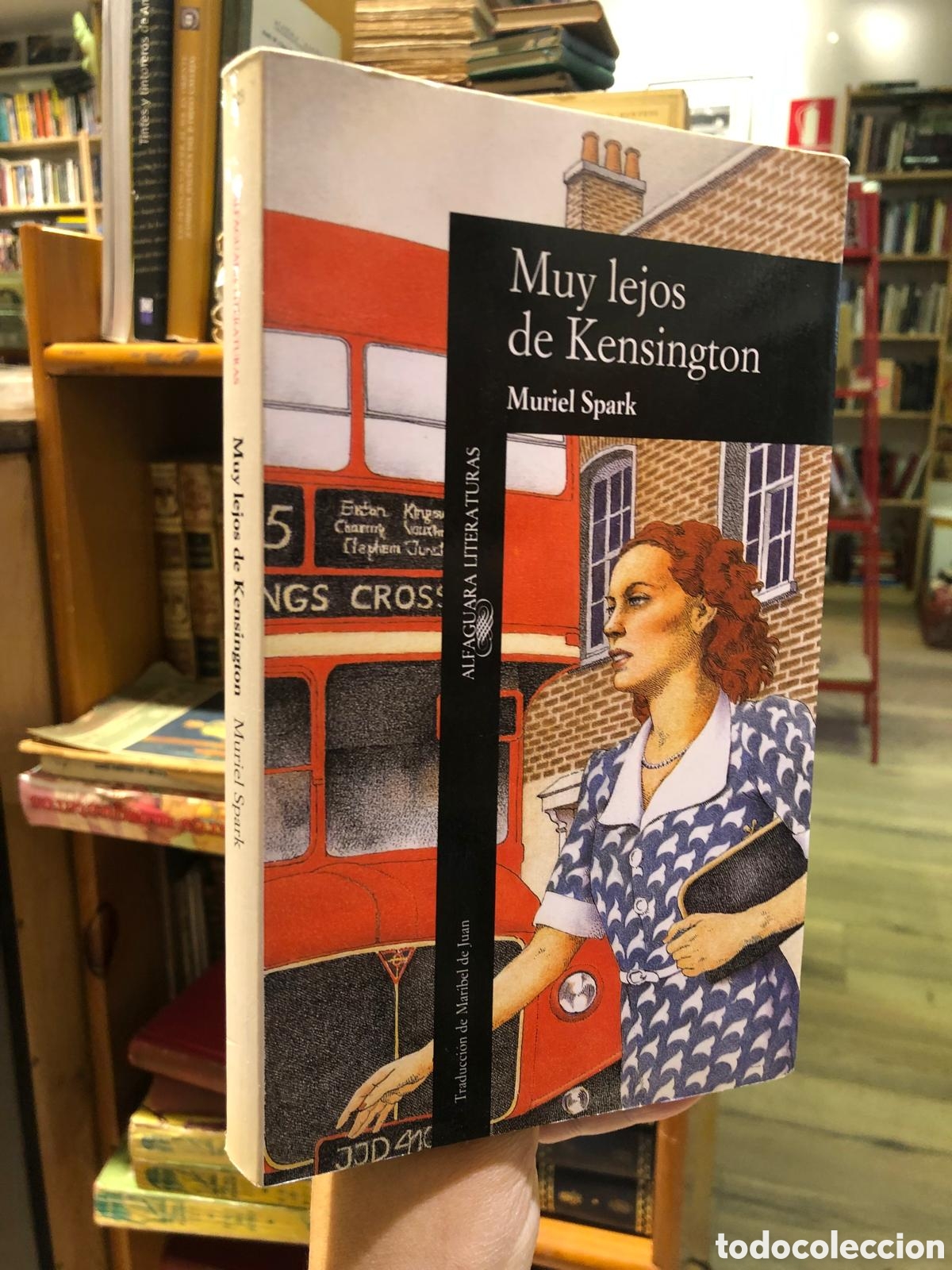 Libri di seconda mano: Muy lejos de Kensington - Muriel Spark