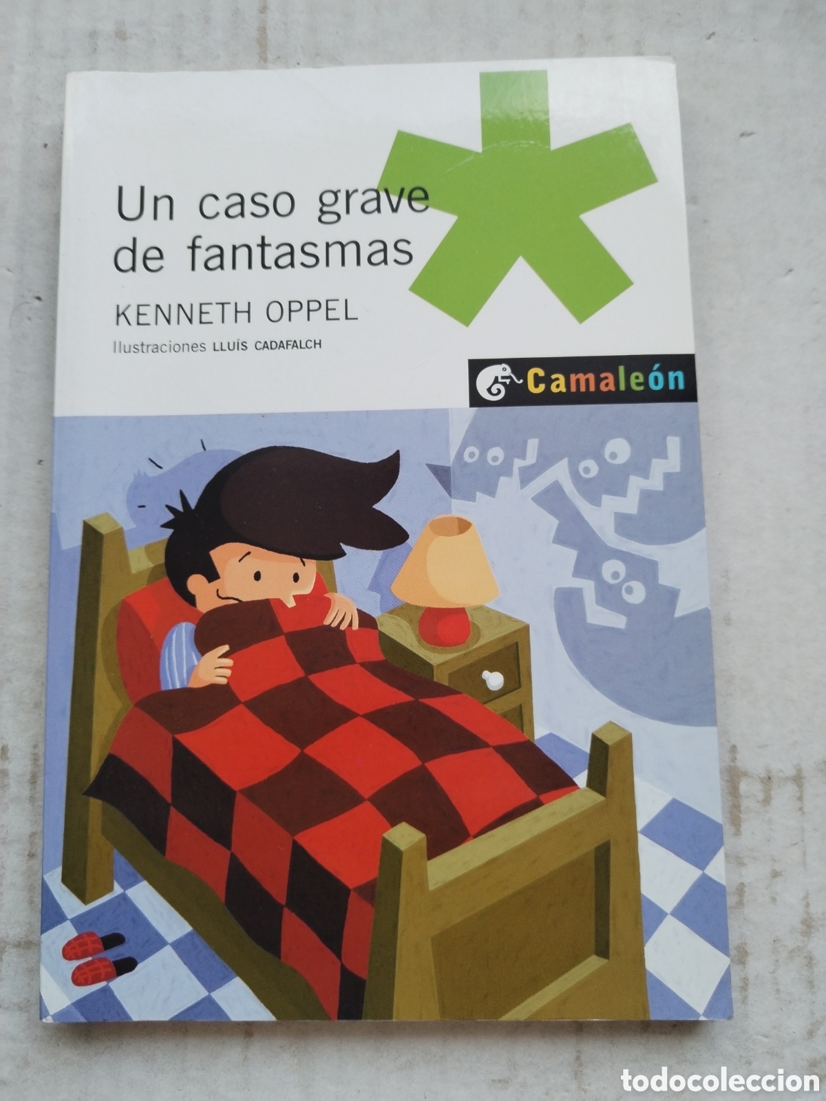 Libros de segunda mano: UN CASO GRAVE DE FANTASMAS/