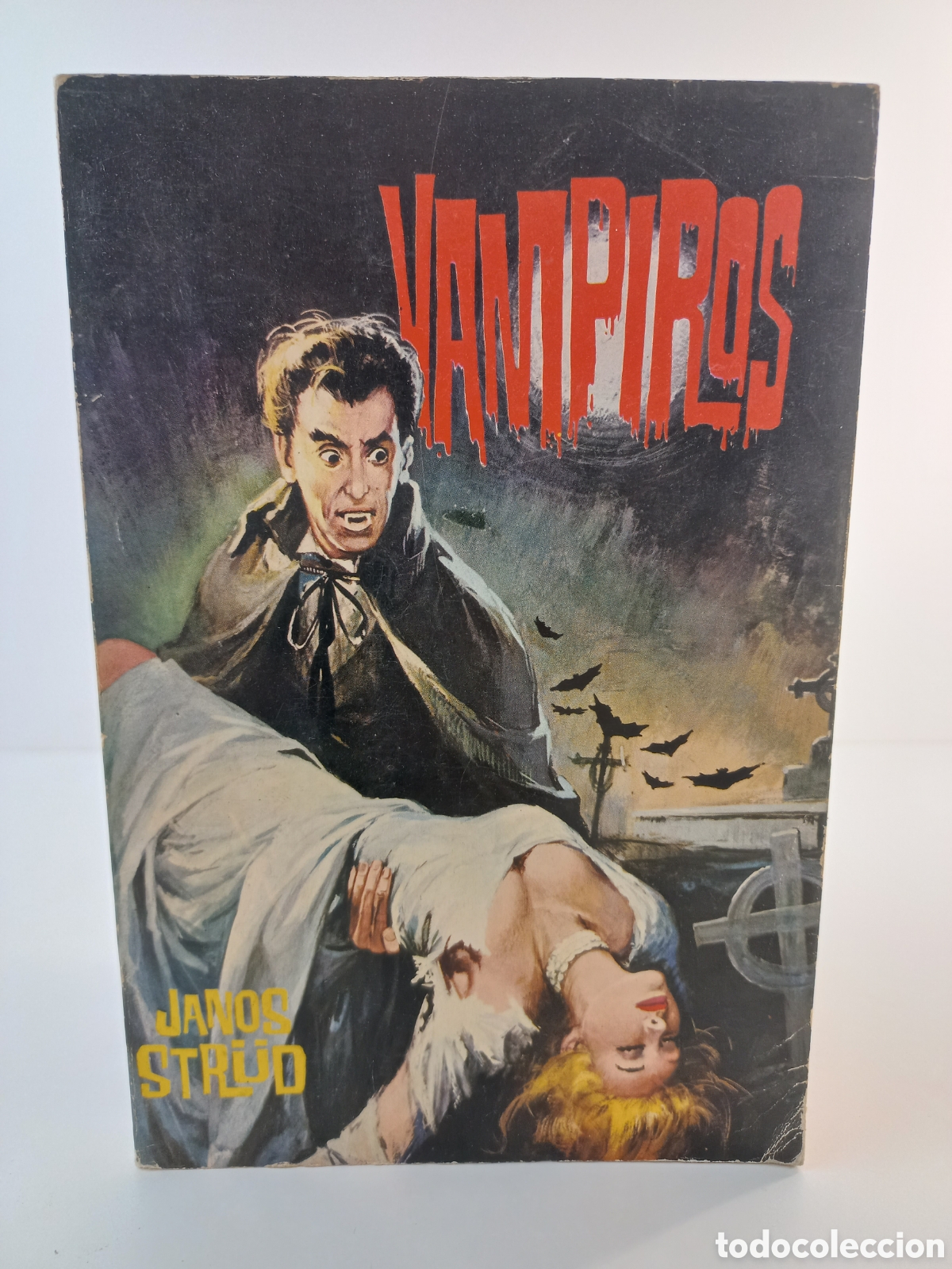 Libros de segunda mano: Vampiros. Janos Stra&uuml;d. Ediciones Cedro, primera edici&oacute;n, 1967.