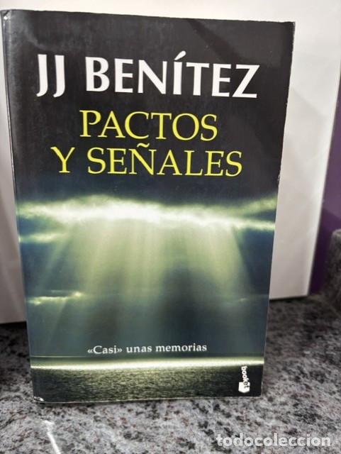Libros de segunda mano: PACTOS Y SE&Ntilde;ALES - J.J. BENITEZ - ED. PLANETA, BOOKET 2016. TAPA BLANDA