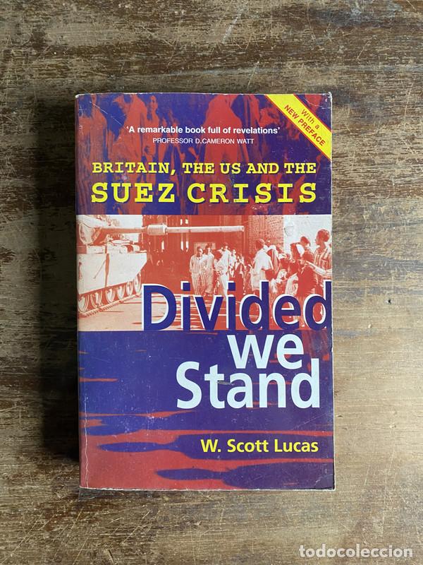 Libros de segunda mano: Divided We Stand (en ingles) - Lucas W. Scott - Foto 1