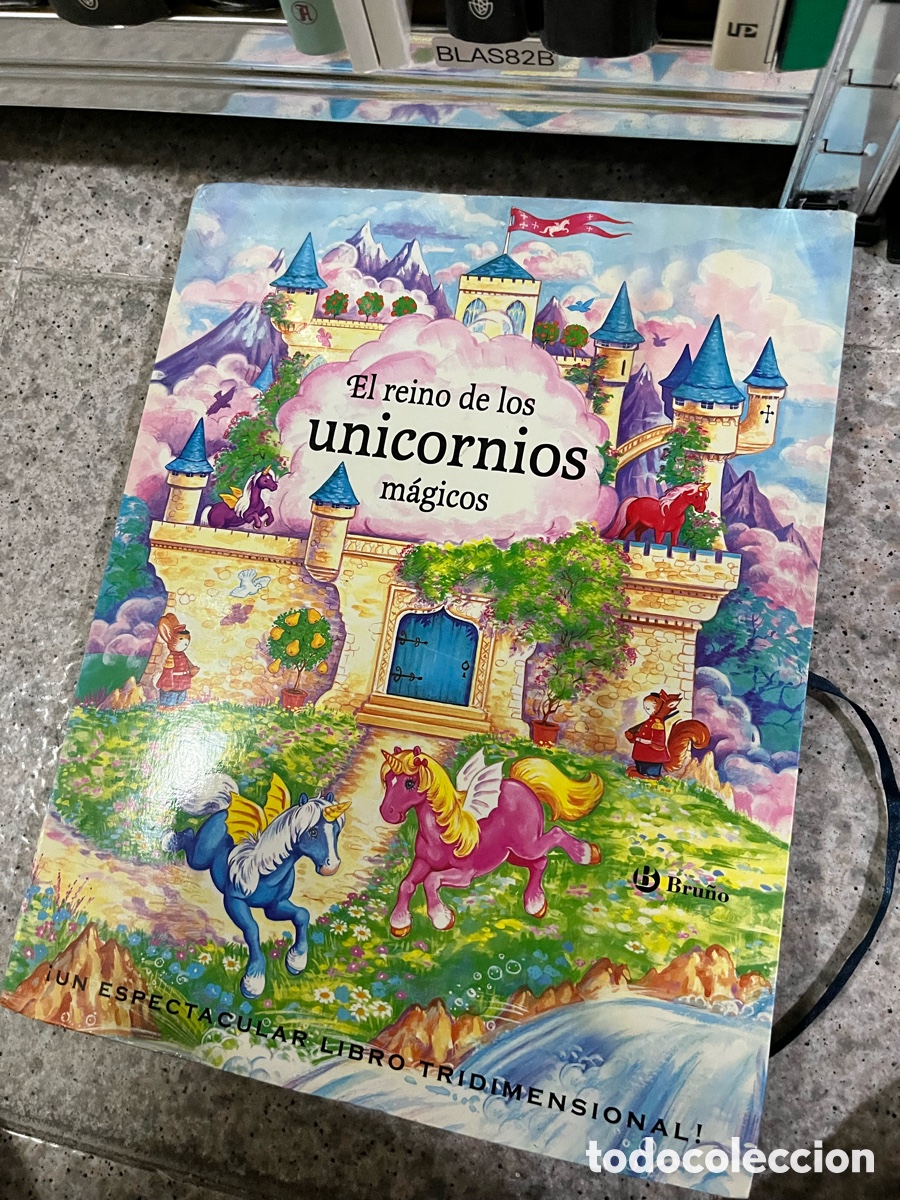 Libros de segunda mano: BLAS82B El reino de los unicornios m&aacute;gicos pop Up grande