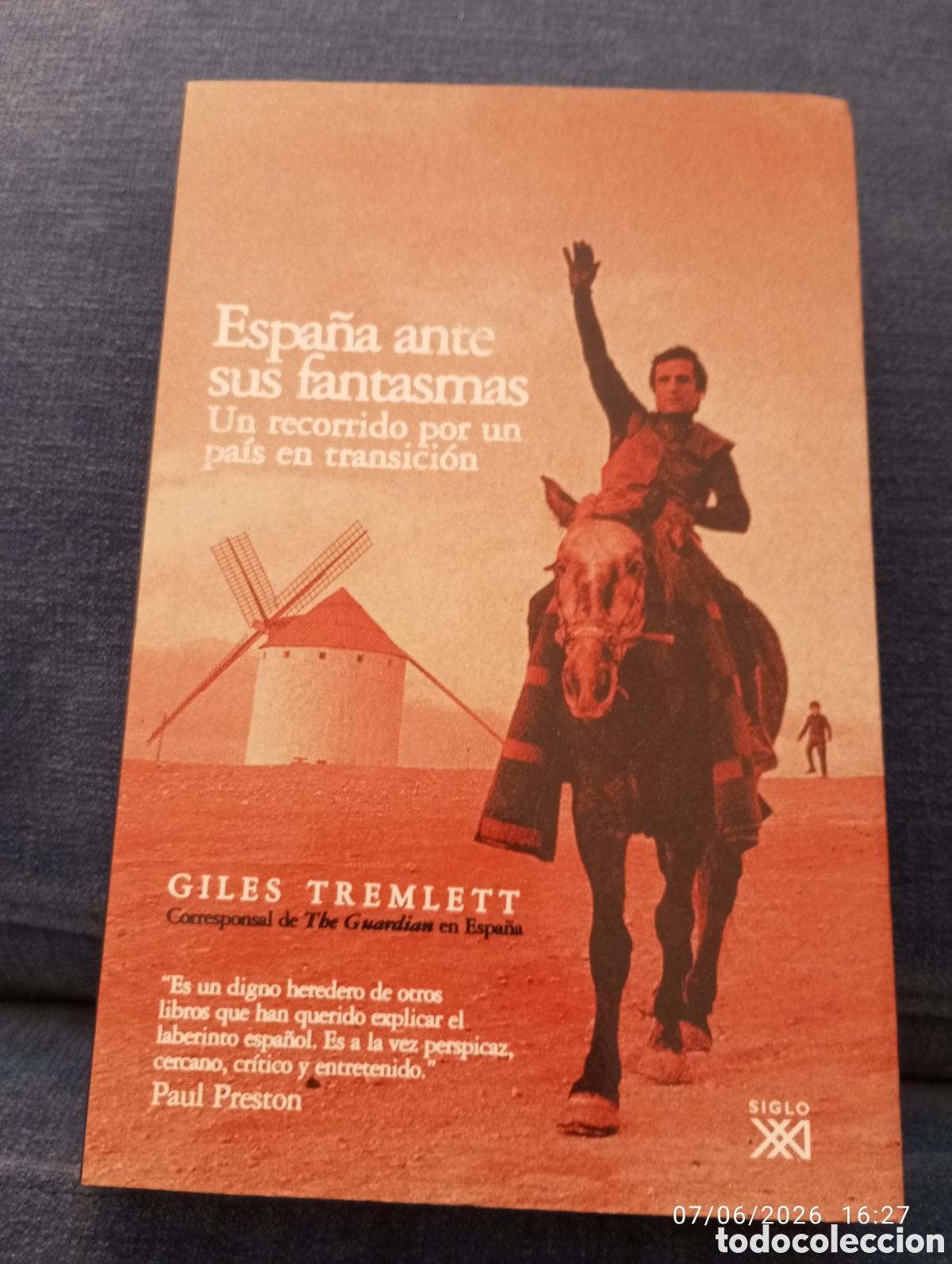 Libros de segunda mano: Espa&ntilde;a ante sus fantasmas . Giles Tremlett . Recorrido por un pais en transicion . SigloXXI