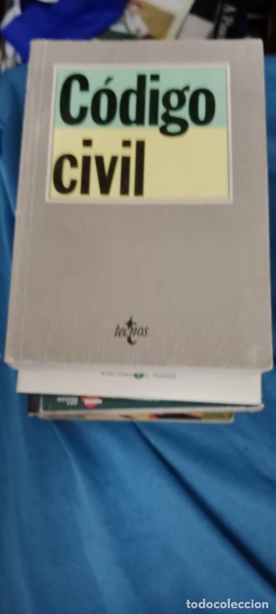 Libros de segunda mano: CODIGO CIVIL TECNOS LIBRO GG-RM - Foto 1