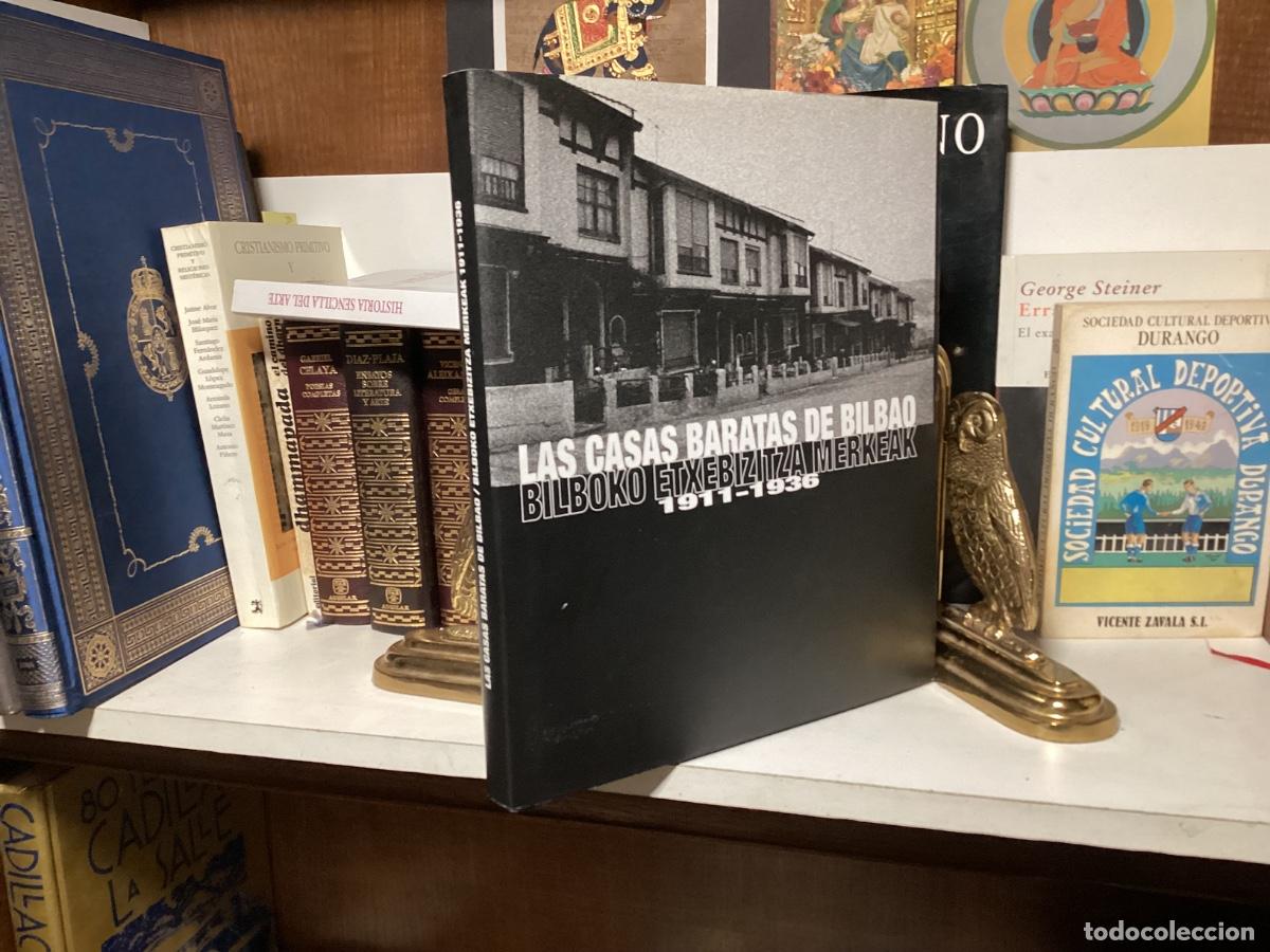 Libros de segunda mano: LAS CASAS BARATAS DE BILBAO. 1911-1936. ANA JULIA GOMEZ, JAVIER RUIZ. BILBAO 2004. nuevo!!