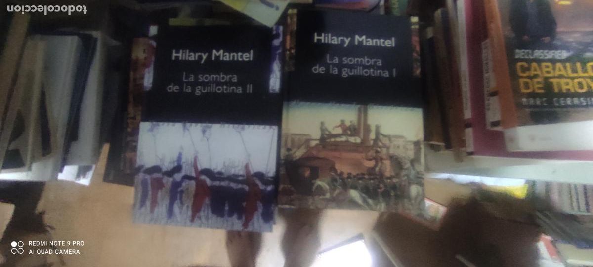 Livres d'occasion: LA SOMBRA DE LA GUILLOTINA -- TOMO 1 Y 2 -- HILARY MANTEL -- PLURAL 2000 -- l