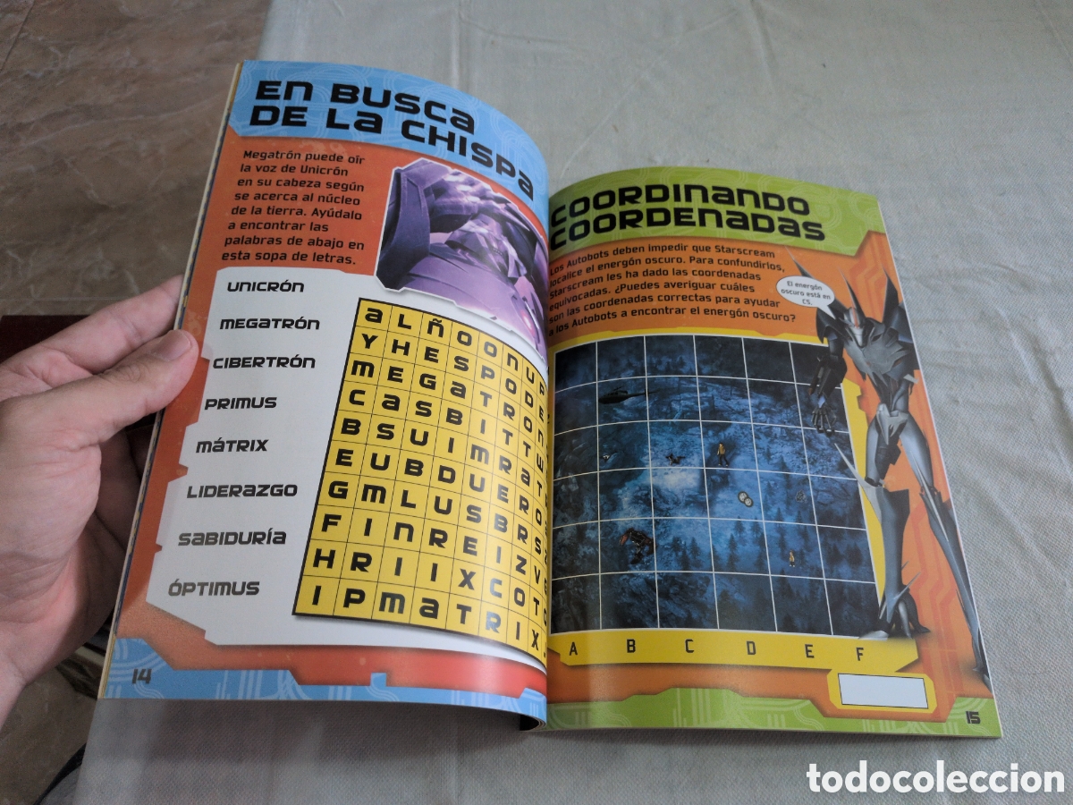 Libros de segunda mano: Libro de actividades. Transformers Prime. Batalla rob&oacute;tica. NUEVO - Foto 3