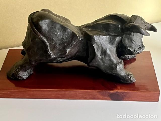 Libros de segunda mano: ESCULTURA TORO COSS&Iacute;O EDICI&Oacute;N LIMITADA 176/1000 &ndash; 8,8 KG