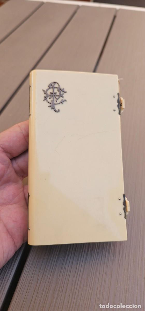 Libros de segunda mano: Espectacular devocionario hueso o similar y plata siglo XIX