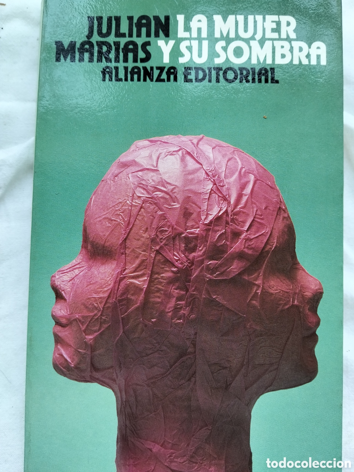 Libros de segunda mano: LA MUJER Y SU SOMBRA JULIAN MAR&Iacute;AS - Foto 1