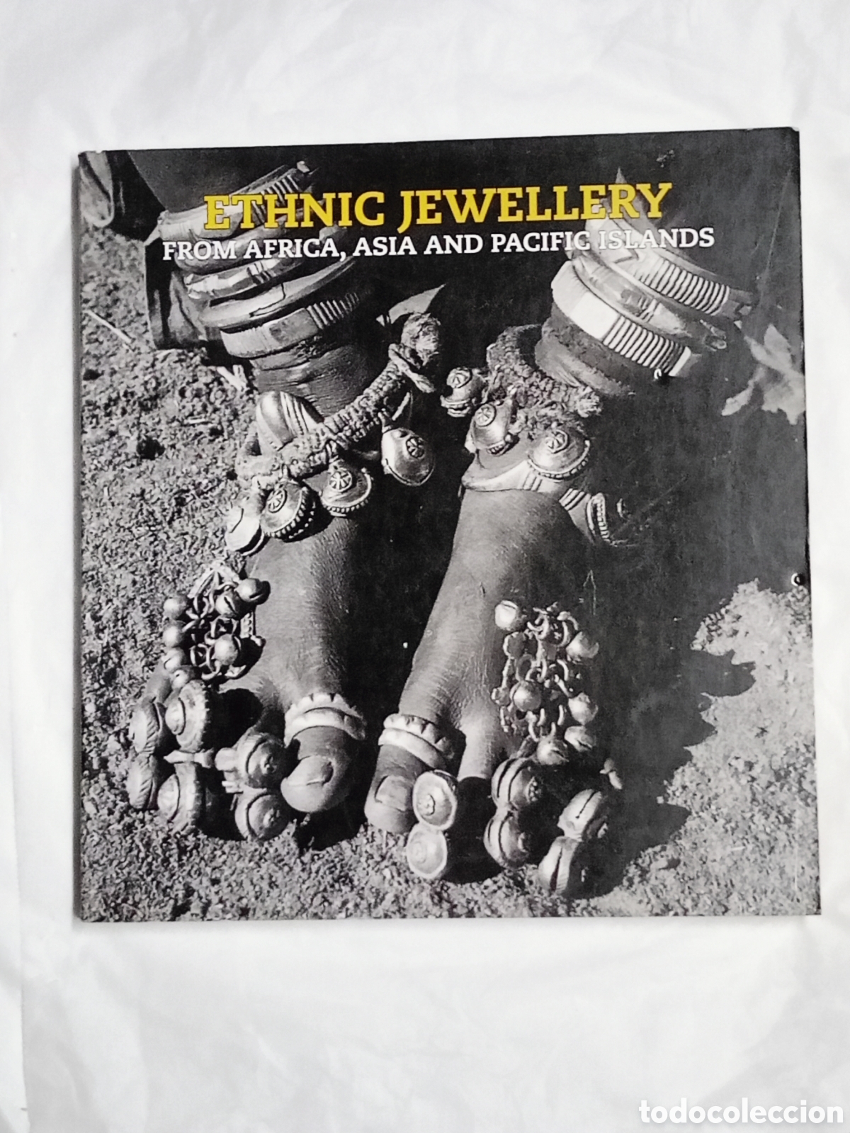 Second hand books: Ethnic Jewellery from Africa, Asia and Pacific Islands&rdquo; de Ren&eacute; van der Star. El libro fue publicad