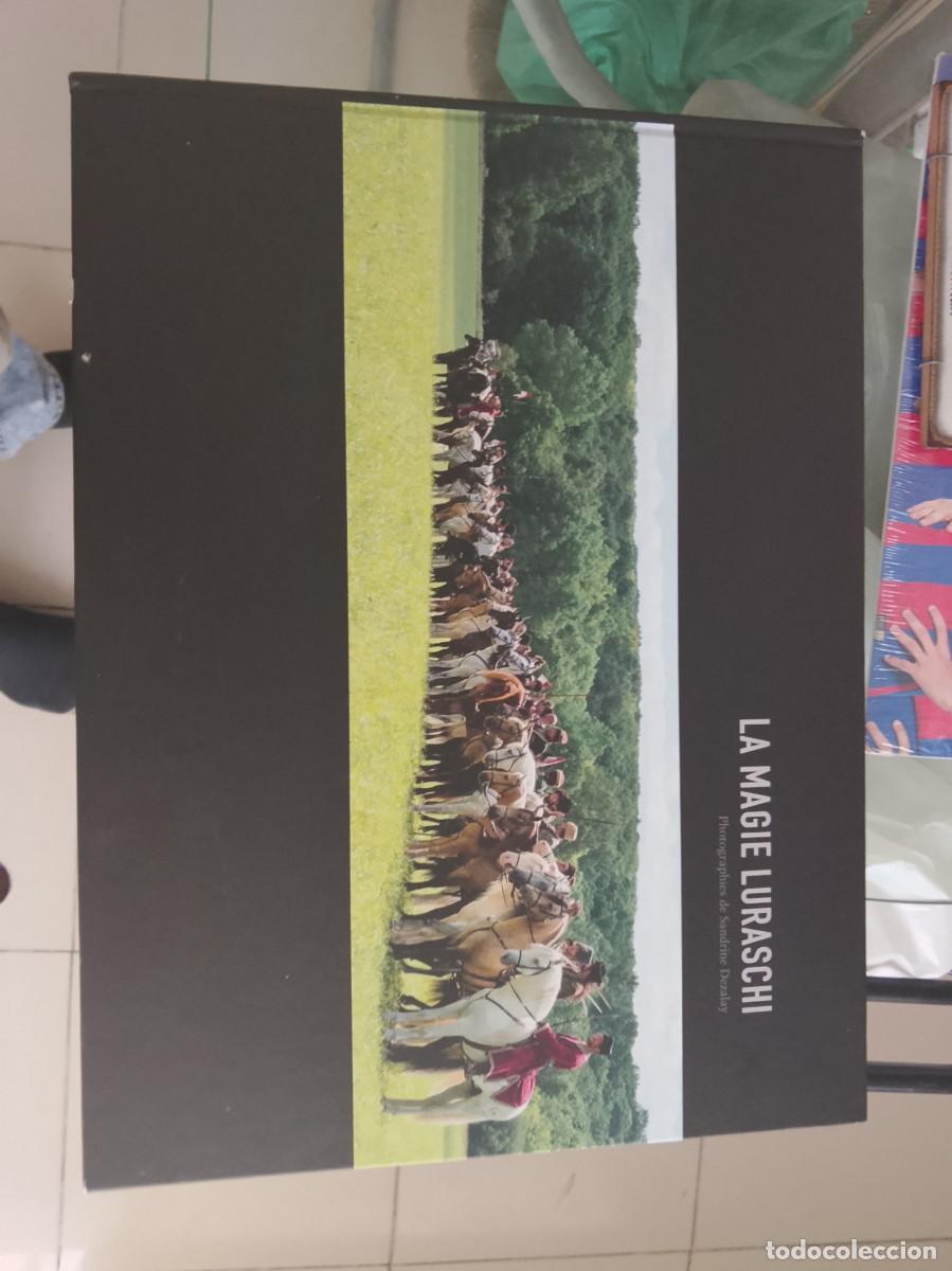 Libros de segunda mano: libro fotogr&aacute;fico titulado &rdquo;La Magie Luraschi&rdquo;, una obra centrada en el entrenador de caballos