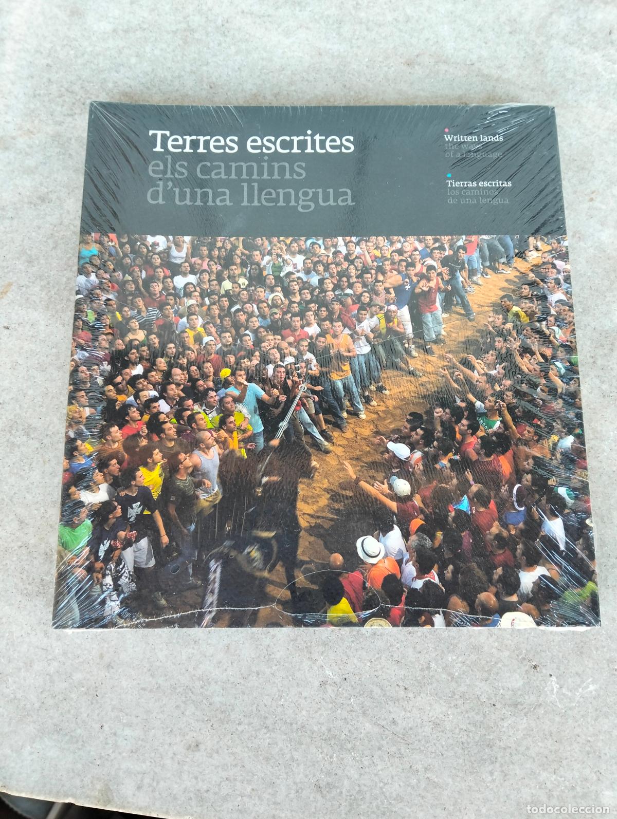 Gebrauchte B&uuml;cher: Terres escrites els camins d'una llengua written lands the walks of a language triangle postals cat