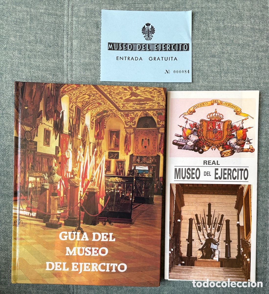 Libros de segunda mano: (L848) Gu&iacute;a del Museo del Ej&eacute;rcito Madrid 1984 + folleto + entrada + l&aacute;mina