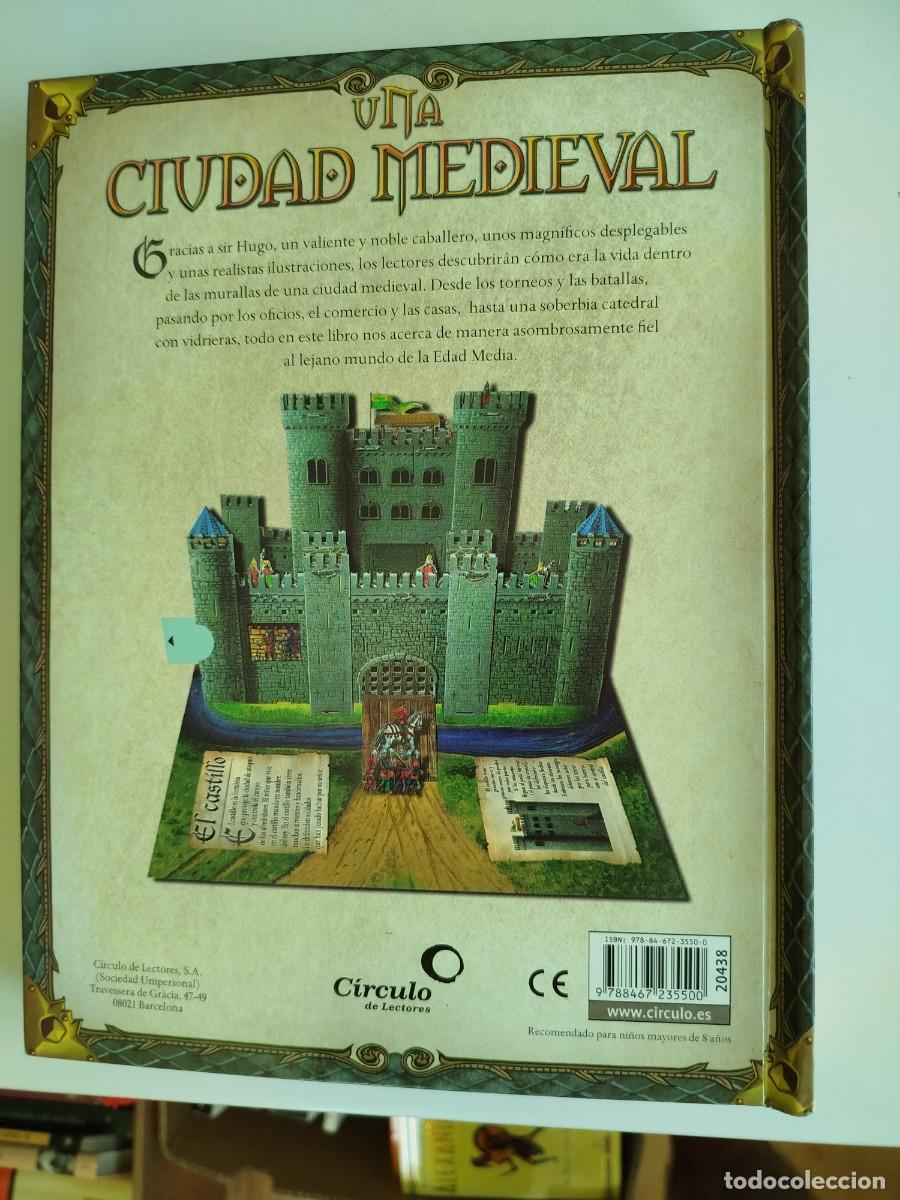 Libros de segunda mano: Una ciudad medieval . - Foto 2