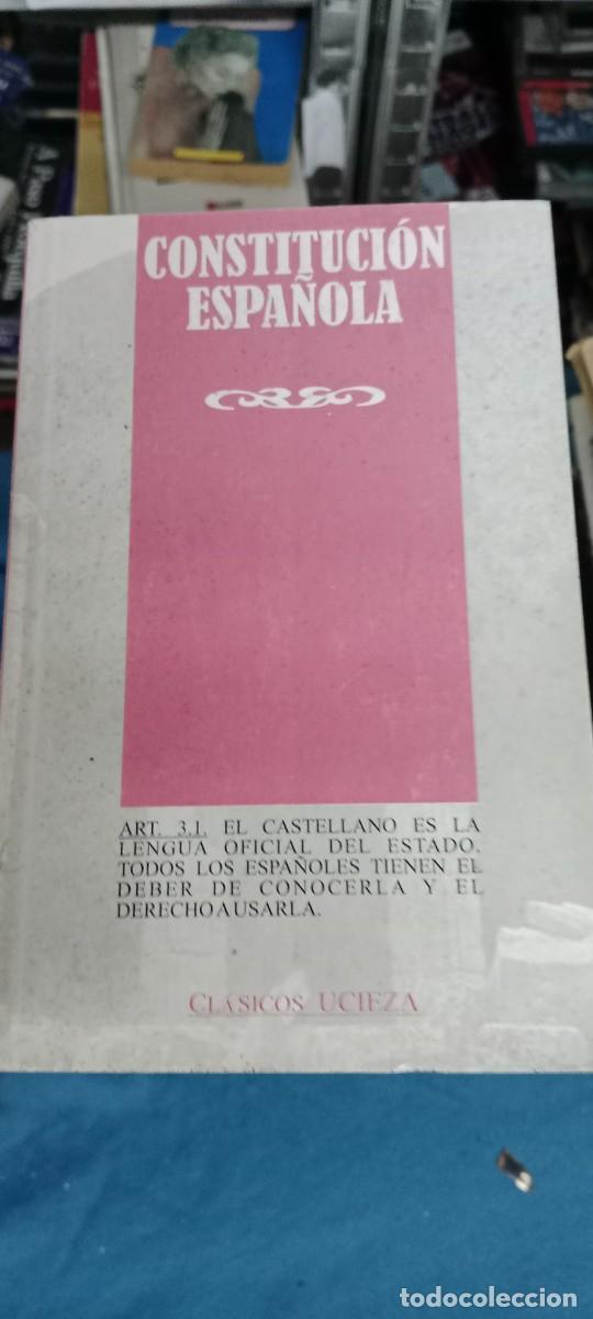 Libros de segunda mano: CONSTITUCION ESPA&Ntilde;OLA LIBRO M-JYE - Foto 1