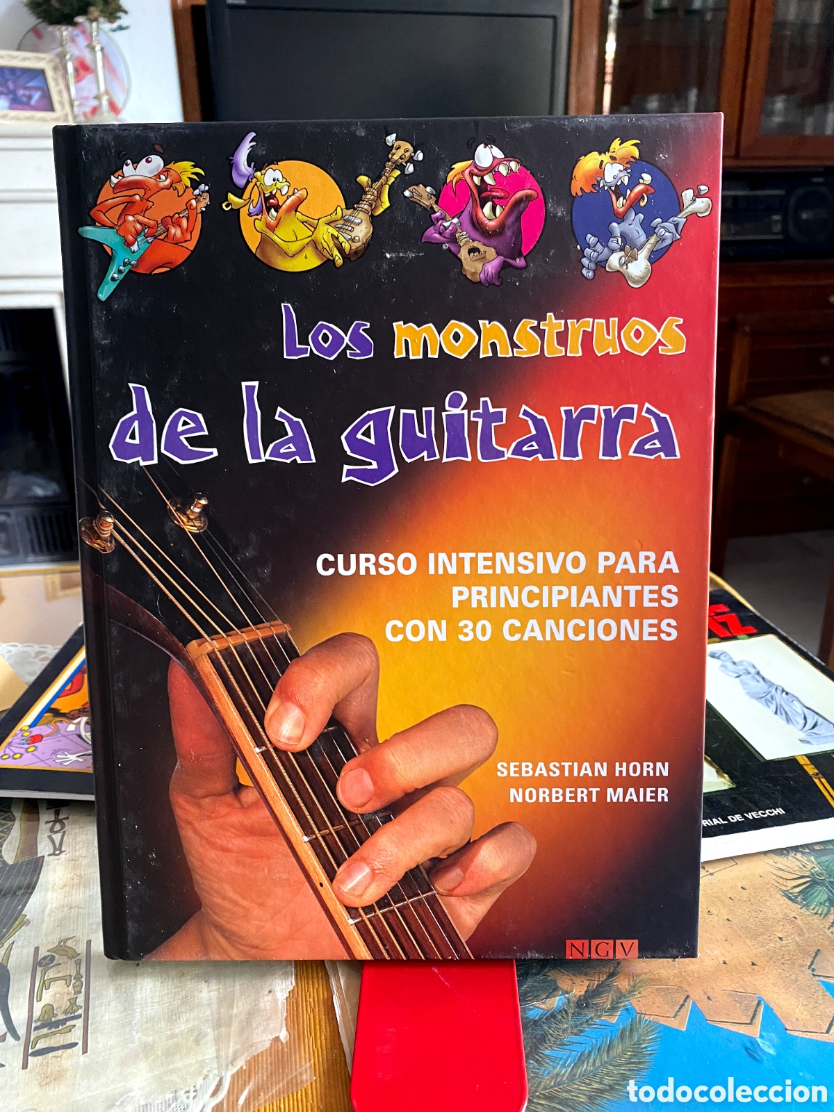 Libros de segunda mano: LOS MONSTRUOS DE LA GUITARRA - CURSO INTENSIVO PARA PRINCIPIANTES - SEBASTIAN HORB Y NORBERT MAIER