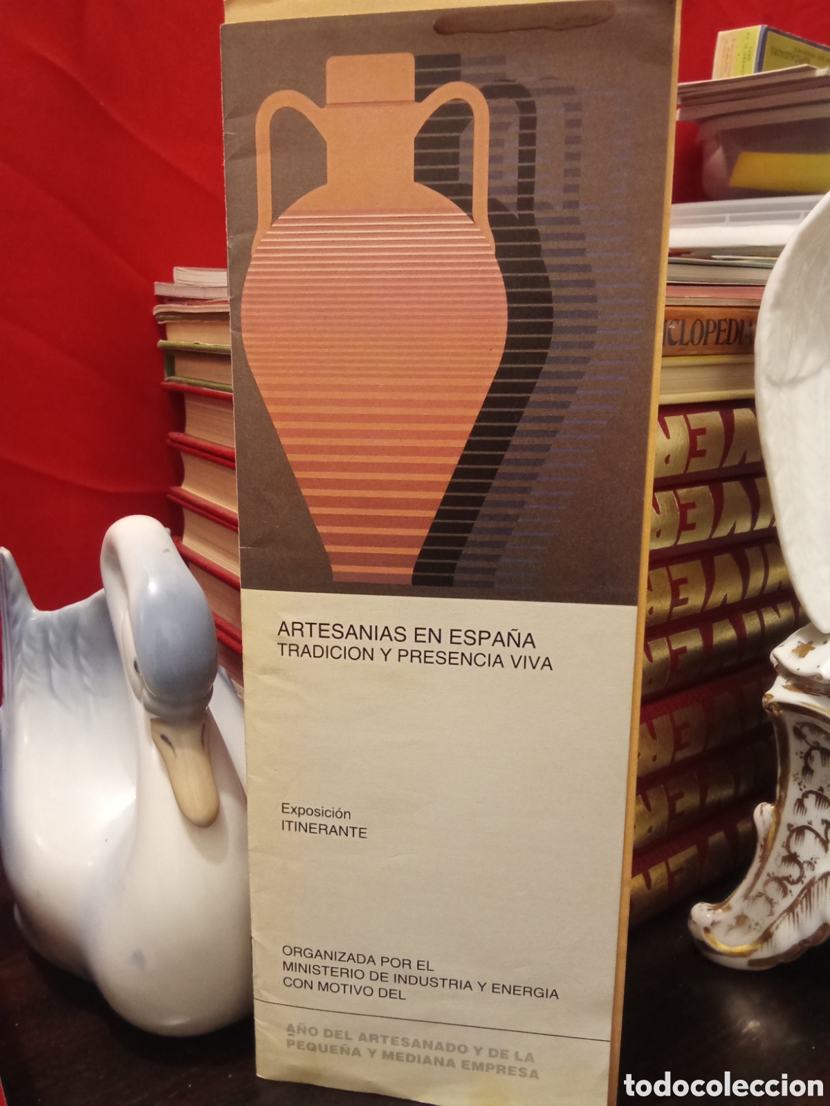 Libros de segunda mano: ARTESAN&Iacute;AS EN ESPA&Ntilde;A // TRADICI&Oacute;N Y PRESENCIA VIVA - Exposici&oacute;n ITINERANTE